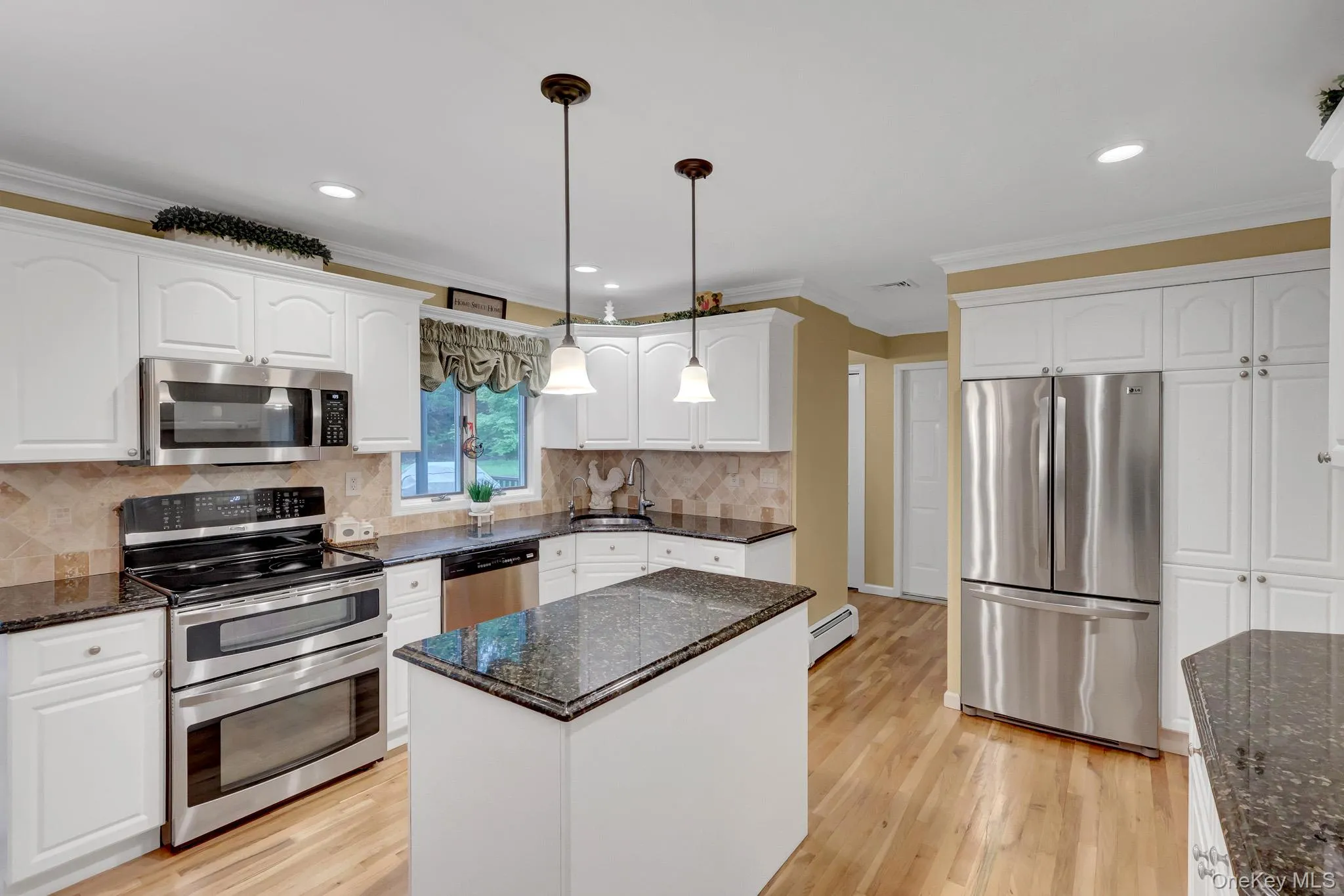 9 Briar Path, Brookhaven, NY, 4 Bedrooms Bedrooms, 9 Rooms Rooms,2 BathroomsBathrooms,Residential,For Rent,Briar,0,1017244 9 Briar Path, Brookhaven, NY, 4 Bedrooms Bedrooms, 9 Rooms Rooms,2 BathroomsBathrooms,Residential,For Rent,Briar,0,1017244