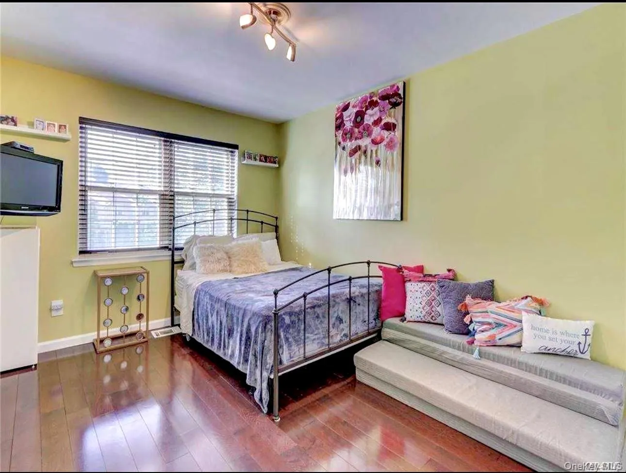 15 Manors Drive, Oyster Bay, NY, 3 Bedrooms Bedrooms, 6 Rooms Rooms,2 BathroomsBathrooms,Residential Lease,For Rent,Manors,0,1017255 15 Manors Drive, Oyster Bay, NY, 3 Bedrooms Bedrooms, 6 Rooms Rooms,2 BathroomsBathrooms,Residential Lease,For Rent,Manors,0,1017255