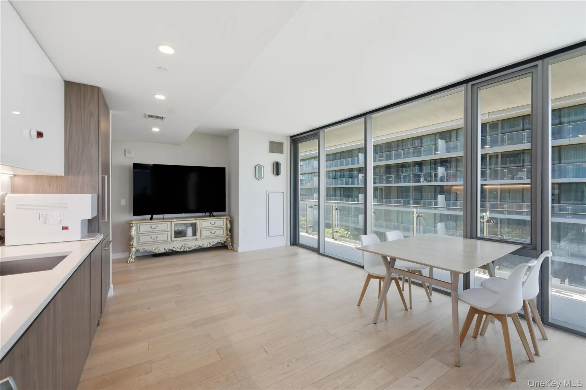 131-01 40th Road, New York, NY, 3 Bedrooms Bedrooms, 6 Rooms Rooms,2 BathroomsBathrooms,Residential,For Rent,40th,0,1017263 131-01 40th Road, New York, NY, 3 Bedrooms Bedrooms, 6 Rooms Rooms,2 BathroomsBathrooms,Residential,For Rent,40th,0,1017263