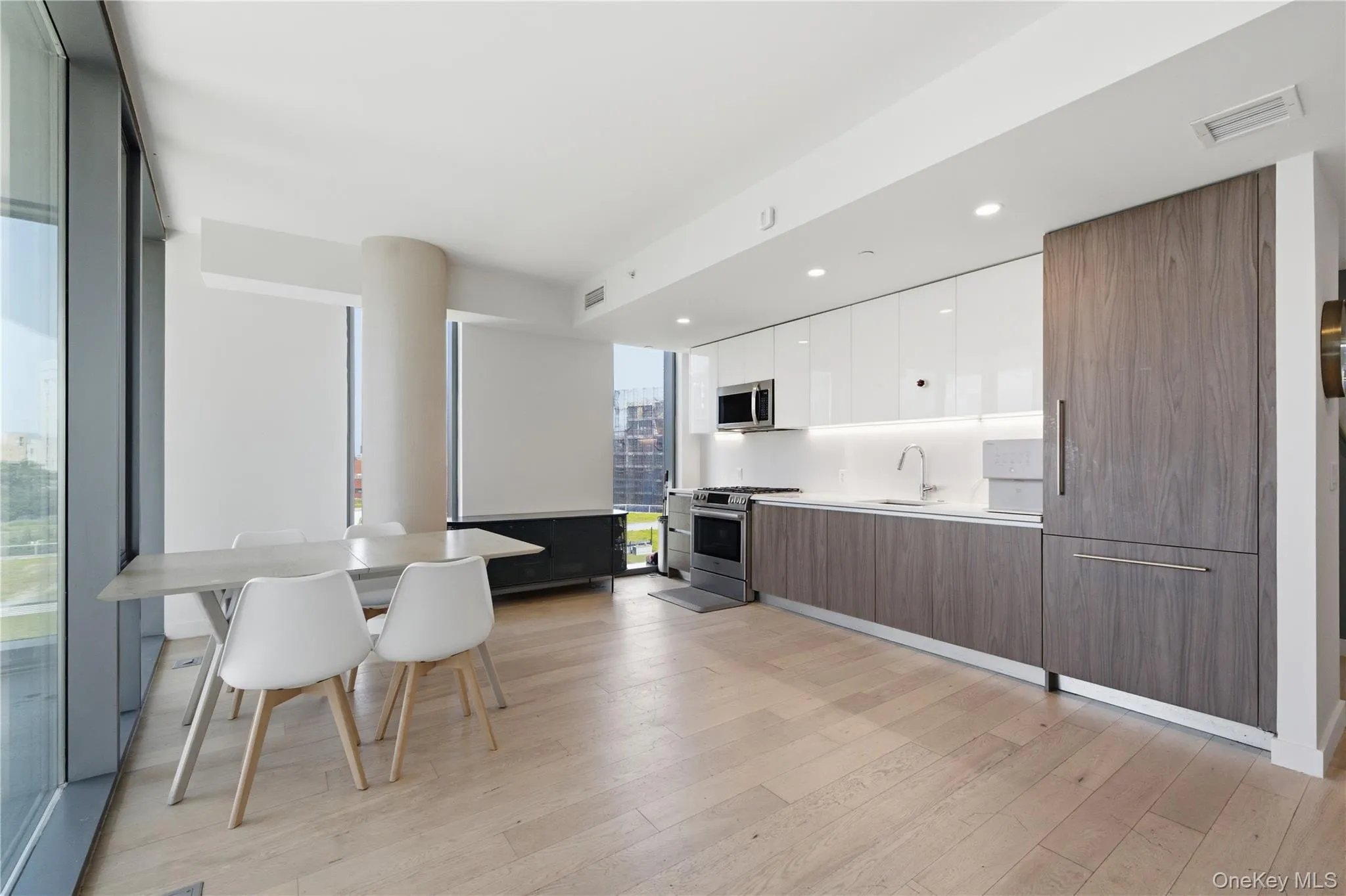 131-01 40th Road, New York, NY, 3 Bedrooms Bedrooms, 6 Rooms Rooms,2 BathroomsBathrooms,Residential,For Rent,40th,0,1017263 131-01 40th Road, New York, NY, 3 Bedrooms Bedrooms, 6 Rooms Rooms,2 BathroomsBathrooms,Residential,For Rent,40th,0,1017263