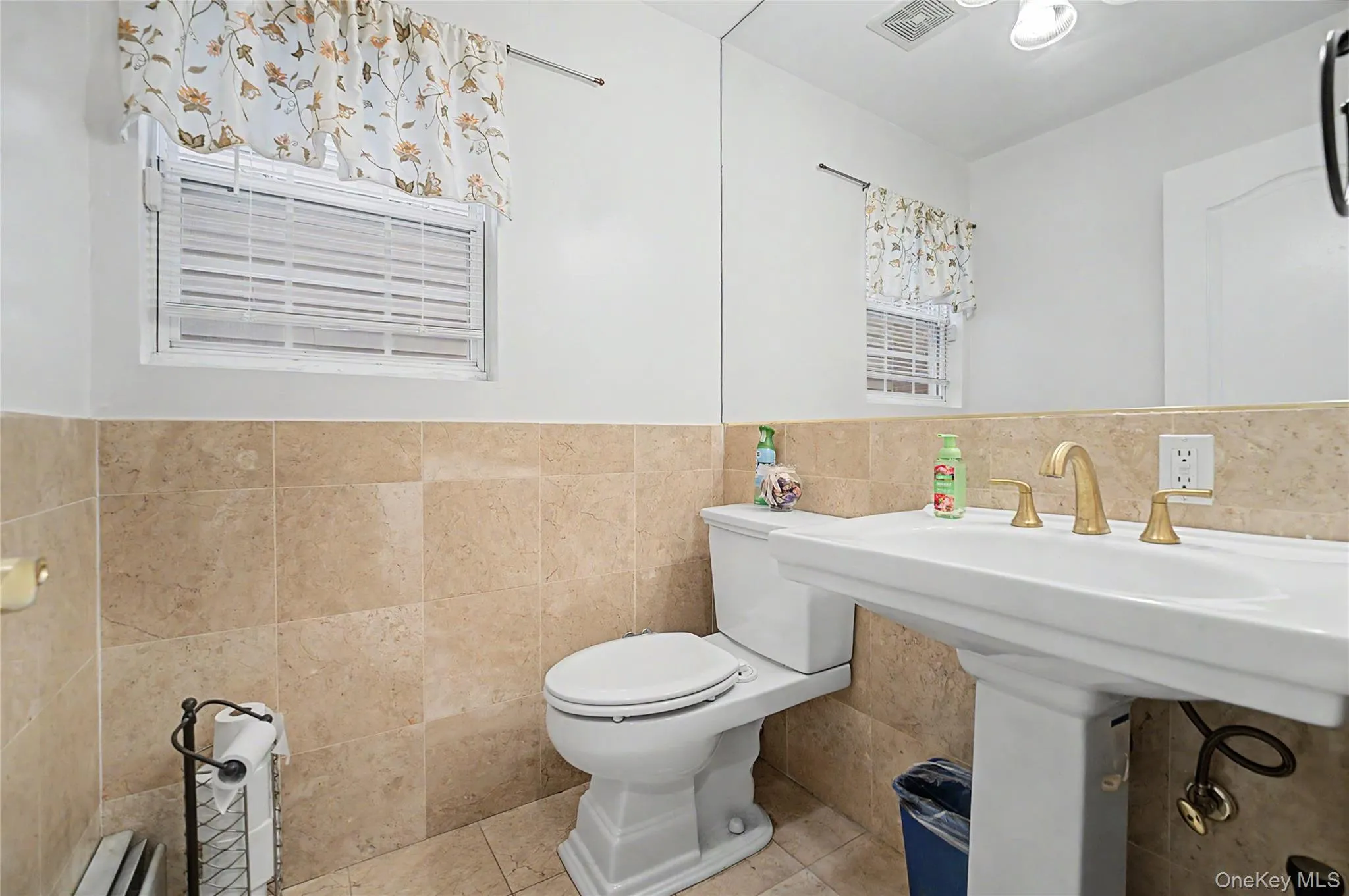 75 Cedar Place, Hempstead, NY, 4 Bedrooms Bedrooms, 11 Rooms Rooms,2 BathroomsBathrooms,Residential,For Rent,Cedar,0,1017267 75 Cedar Place, Hempstead, NY, 4 Bedrooms Bedrooms, 11 Rooms Rooms,2 BathroomsBathrooms,Residential,For Rent,Cedar,0,1017267