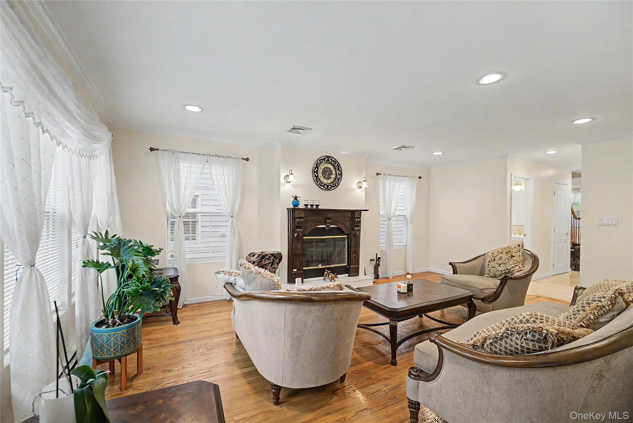 75 Cedar Place, Hempstead, NY, 4 Bedrooms Bedrooms, 11 Rooms Rooms,2 BathroomsBathrooms,Residential,For Rent,Cedar,0,1017267 75 Cedar Place, Hempstead, NY, 4 Bedrooms Bedrooms, 11 Rooms Rooms,2 BathroomsBathrooms,Residential,For Rent,Cedar,0,1017267