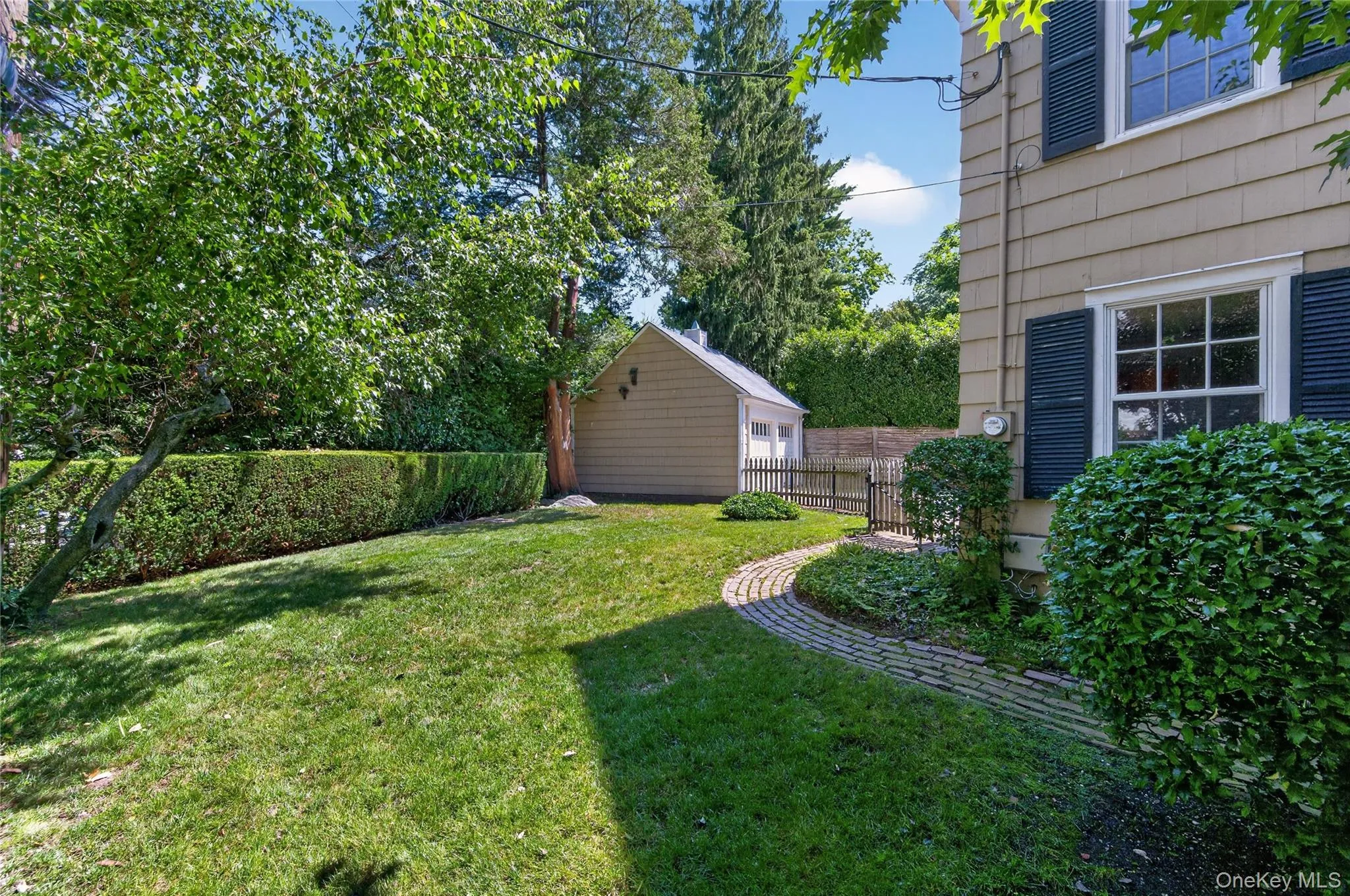 24 Crescent Road, North Hempstead, NY, 3 Bedrooms Bedrooms, 7 Rooms Rooms,2 BathroomsBathrooms,Residential,For Rent,Crescent,0,1017286 24 Crescent Road, North Hempstead, NY, 3 Bedrooms Bedrooms, 7 Rooms Rooms,2 BathroomsBathrooms,Residential,For Rent,Crescent,0,1017286