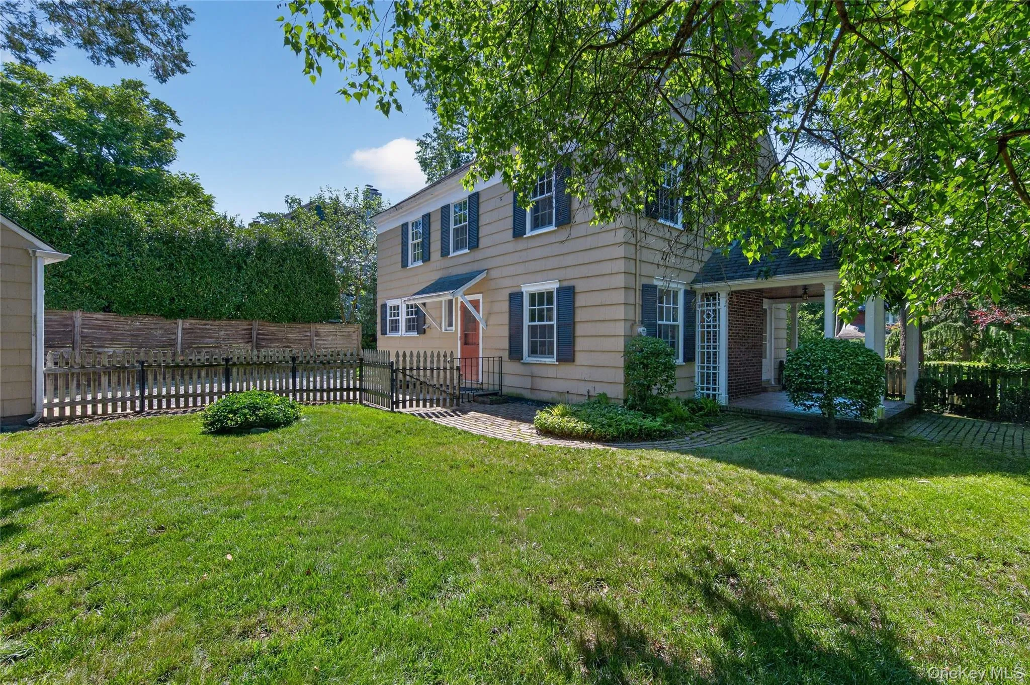 24 Crescent Road, North Hempstead, NY, 3 Bedrooms Bedrooms, 7 Rooms Rooms,2 BathroomsBathrooms,Residential,For Rent,Crescent,0,1017286 24 Crescent Road, North Hempstead, NY, 3 Bedrooms Bedrooms, 7 Rooms Rooms,2 BathroomsBathrooms,Residential,For Rent,Crescent,0,1017286