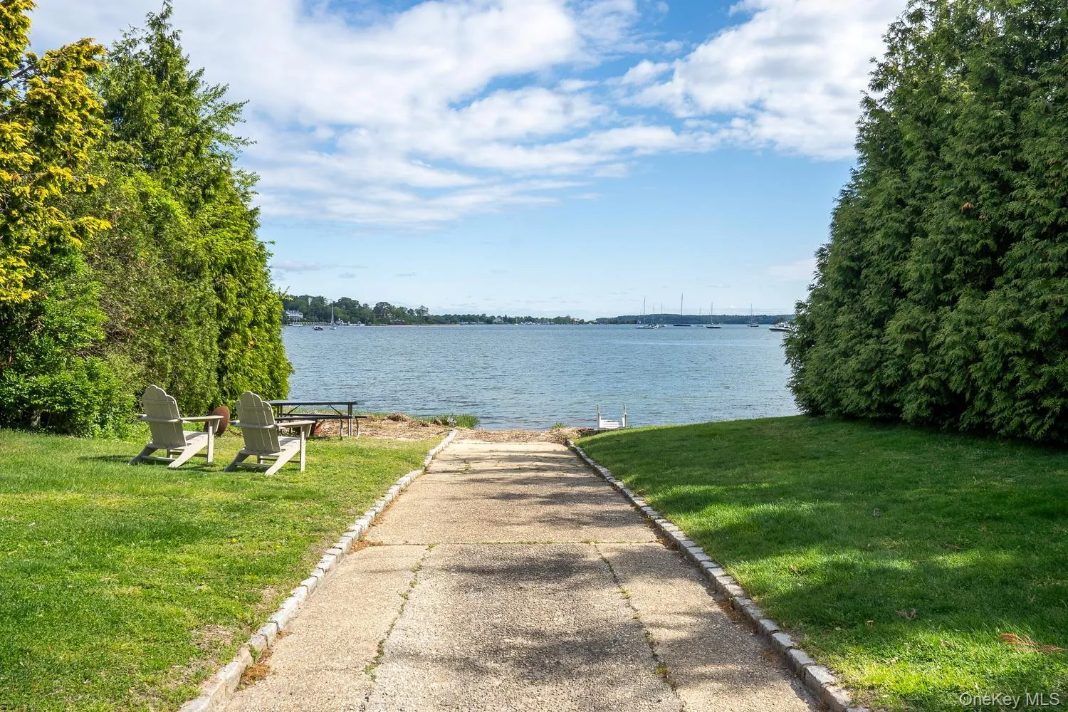 Private Community Beach with small boat launching. Private Community Beach with small boat launching.