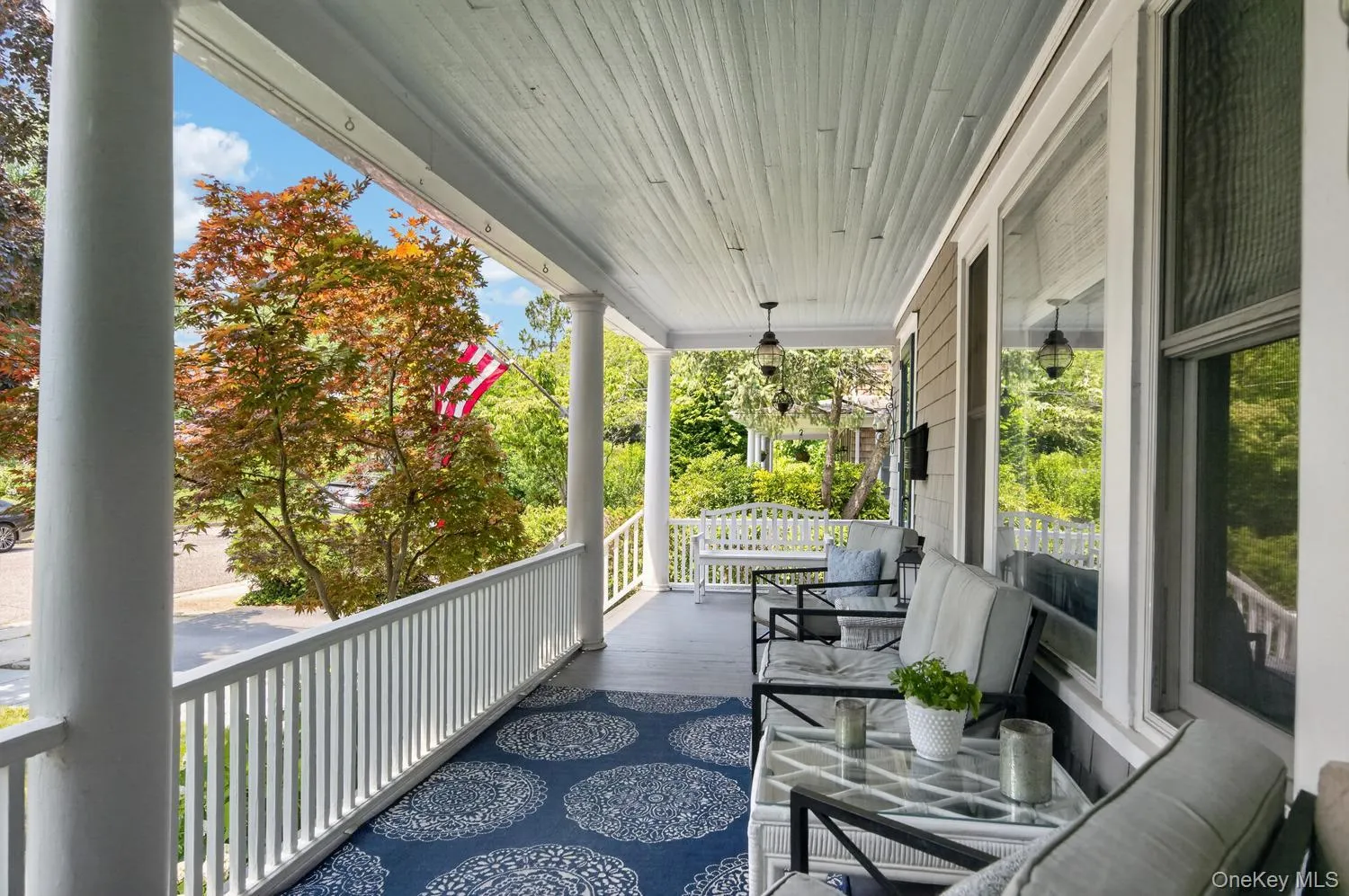 Front Porch circles to the screened in Porch Front Porch circles to the screened in Porch