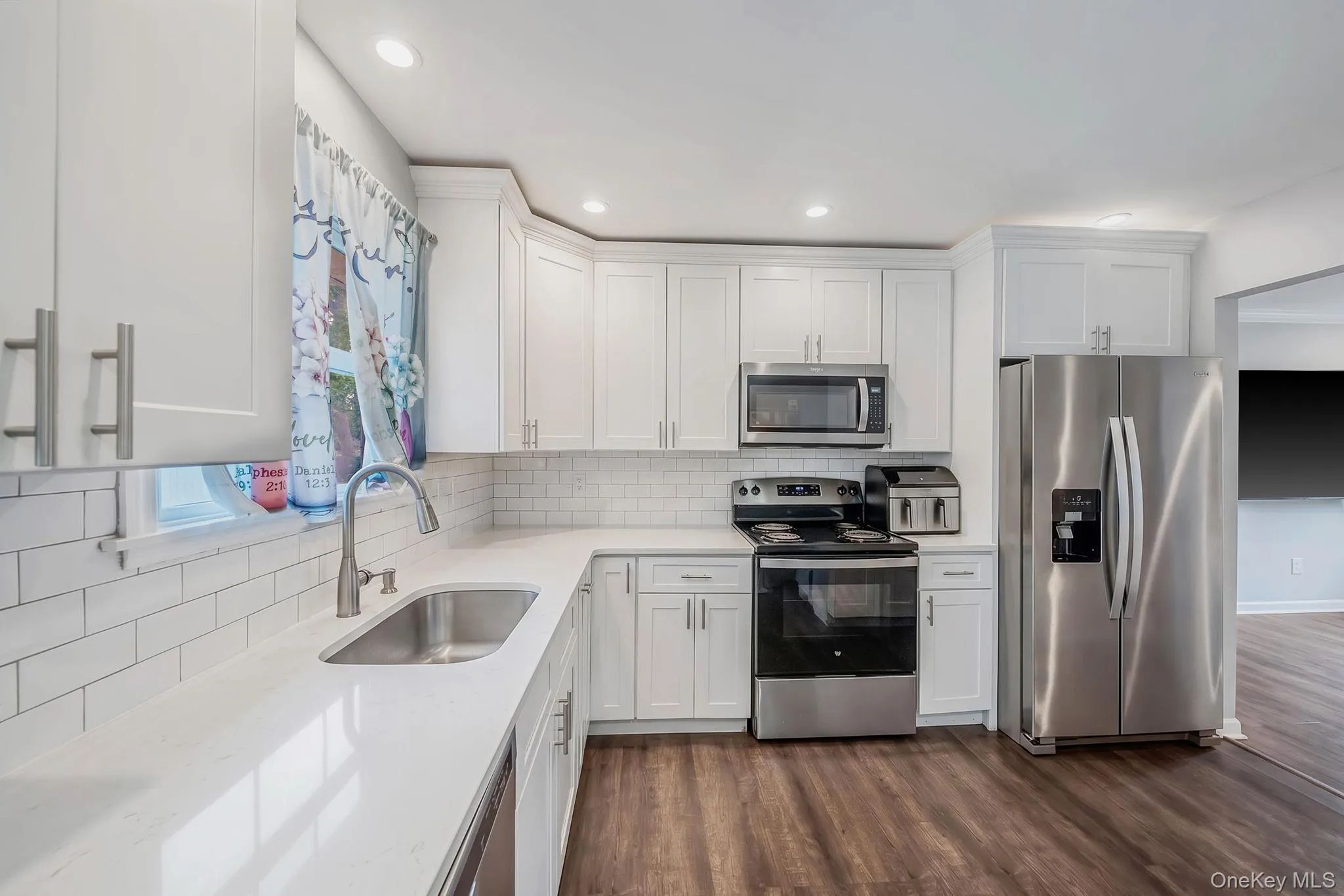 2 Amarr Drive, Brookhaven, NY, 4 Bedrooms Bedrooms, 8 Rooms Rooms,2 BathroomsBathrooms,Residential,For Rent,Amarr,0,KEY1017292 2 Amarr Drive, Brookhaven, NY, 4 Bedrooms Bedrooms, 8 Rooms Rooms,2 BathroomsBathrooms,Residential,For Rent,Amarr,0,KEY1017292