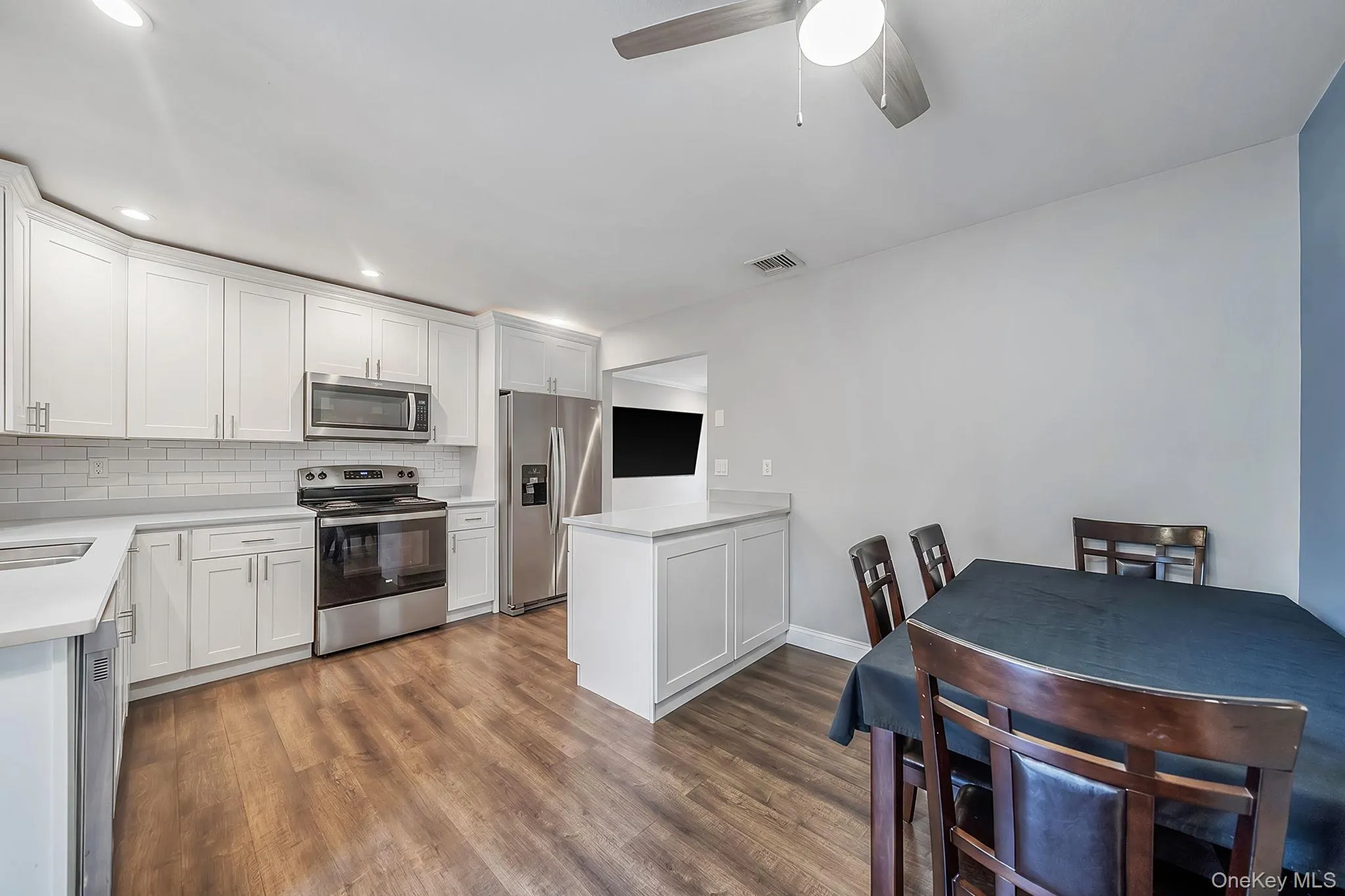 2 Amarr Drive, Brookhaven, NY, 4 Bedrooms Bedrooms, 8 Rooms Rooms,2 BathroomsBathrooms,Residential,For Rent,Amarr,0,KEY1017292 2 Amarr Drive, Brookhaven, NY, 4 Bedrooms Bedrooms, 8 Rooms Rooms,2 BathroomsBathrooms,Residential,For Rent,Amarr,0,KEY1017292