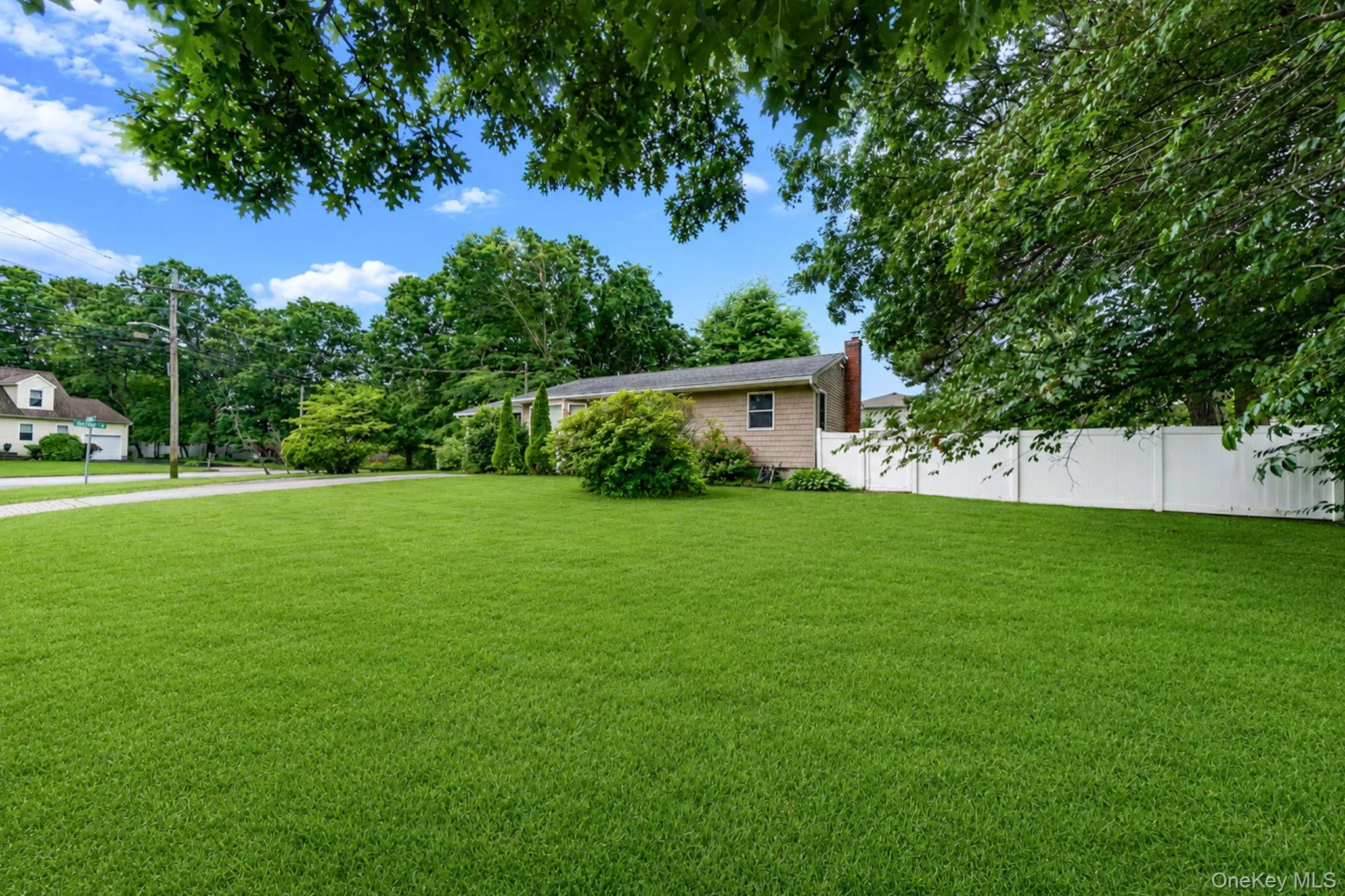 2 Amarr Drive, Brookhaven, NY, 4 Bedrooms Bedrooms, 8 Rooms Rooms,2 BathroomsBathrooms,Residential,For Rent,Amarr,0,KEY1017292 2 Amarr Drive, Brookhaven, NY, 4 Bedrooms Bedrooms, 8 Rooms Rooms,2 BathroomsBathrooms,Residential,For Rent,Amarr,0,KEY1017292