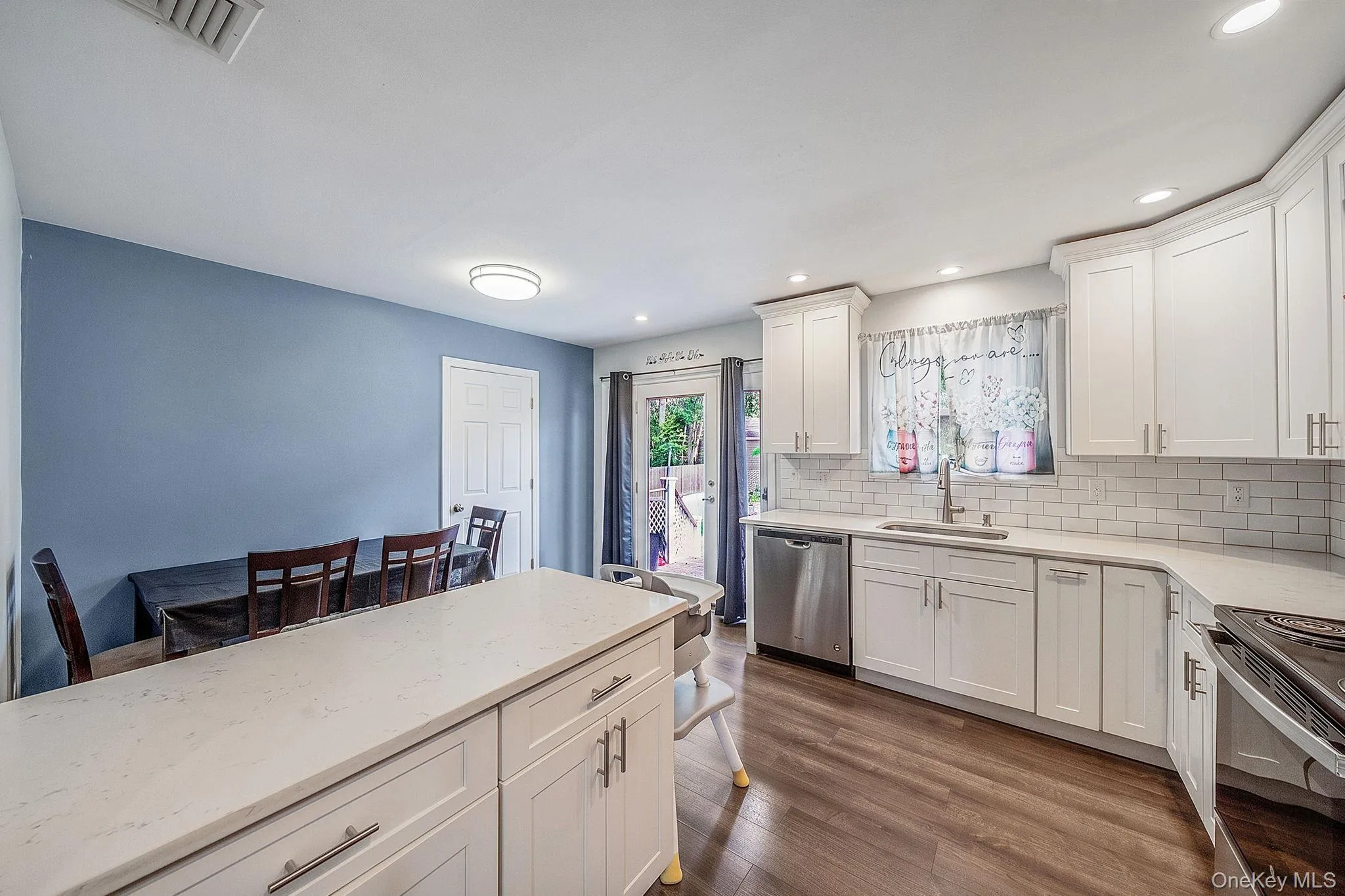 2 Amarr Drive, Brookhaven, NY, 4 Bedrooms Bedrooms, 8 Rooms Rooms,2 BathroomsBathrooms,Residential,For Rent,Amarr,0,KEY1017292 2 Amarr Drive, Brookhaven, NY, 4 Bedrooms Bedrooms, 8 Rooms Rooms,2 BathroomsBathrooms,Residential,For Rent,Amarr,0,KEY1017292