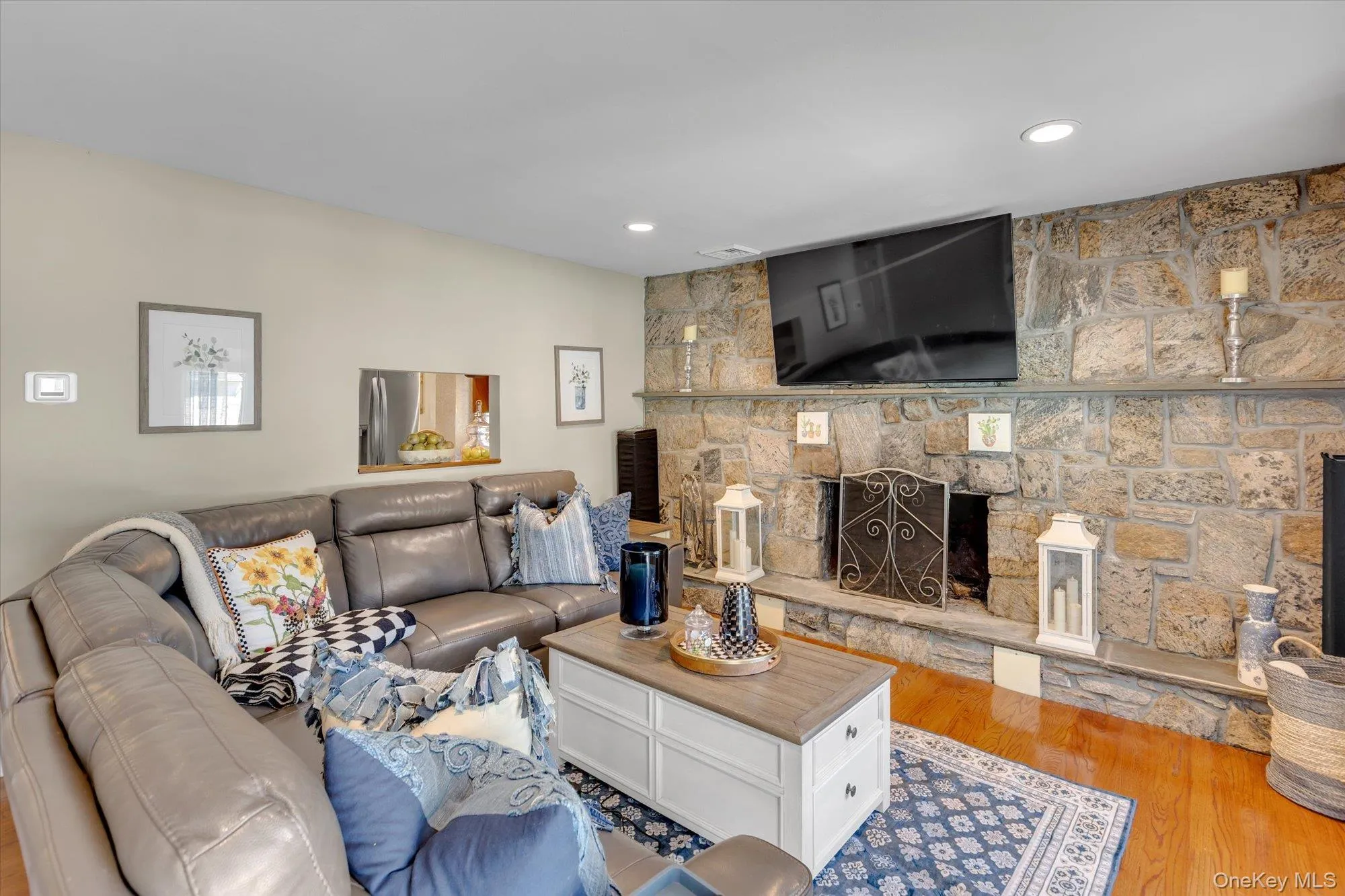 22 Villa Lane, Smithtown, NY, 4 Bedrooms Bedrooms, 8 Rooms Rooms,2 BathroomsBathrooms,Residential,For Rent,Villa,0,KEY1017293 22 Villa Lane, Smithtown, NY, 4 Bedrooms Bedrooms, 8 Rooms Rooms,2 BathroomsBathrooms,Residential,For Rent,Villa,0,KEY1017293
