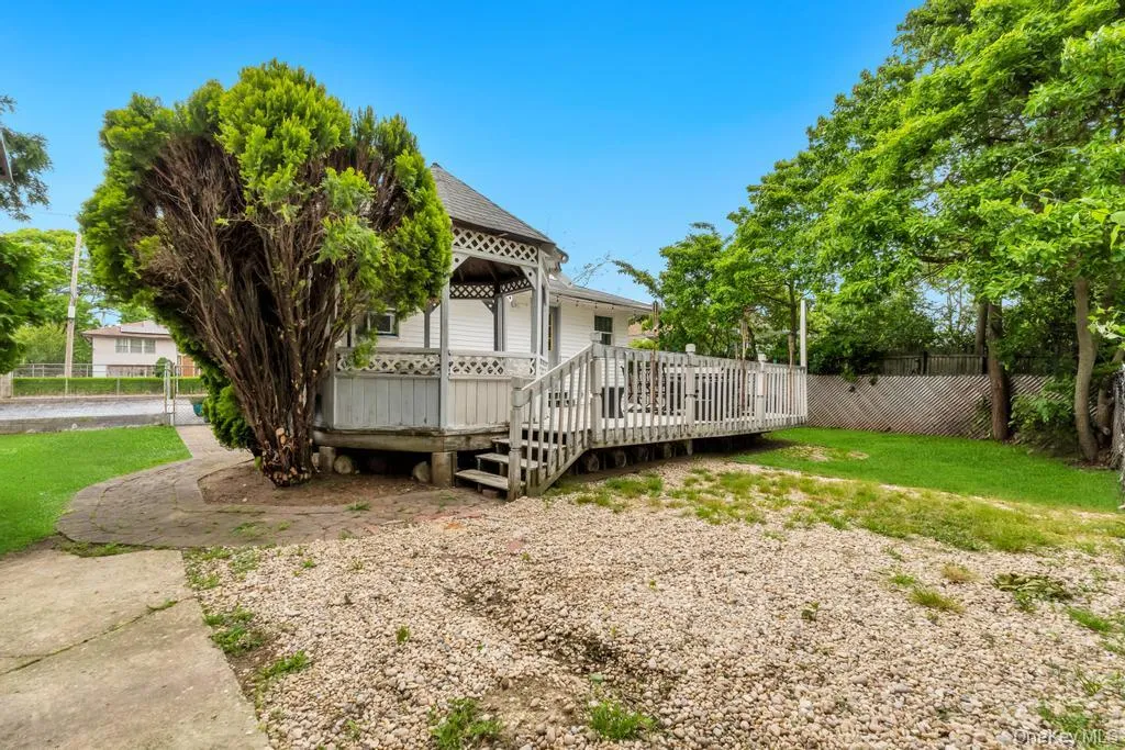 90 Pinewood Drive, Brookhaven, NY, 3 Bedrooms Bedrooms, 6 Rooms Rooms,1 BathroomBathrooms,Residential,For Rent,Pinewood,0,1017294 90 Pinewood Drive, Brookhaven, NY, 3 Bedrooms Bedrooms, 6 Rooms Rooms,1 BathroomBathrooms,Residential,For Rent,Pinewood,0,1017294