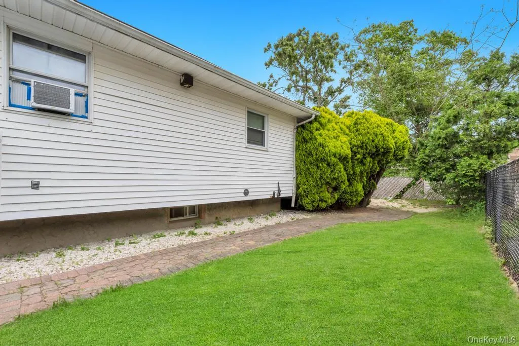 90 Pinewood Drive, Brookhaven, NY, 3 Bedrooms Bedrooms, 6 Rooms Rooms,1 BathroomBathrooms,Residential,For Rent,Pinewood,0,1017294 90 Pinewood Drive, Brookhaven, NY, 3 Bedrooms Bedrooms, 6 Rooms Rooms,1 BathroomBathrooms,Residential,For Rent,Pinewood,0,1017294