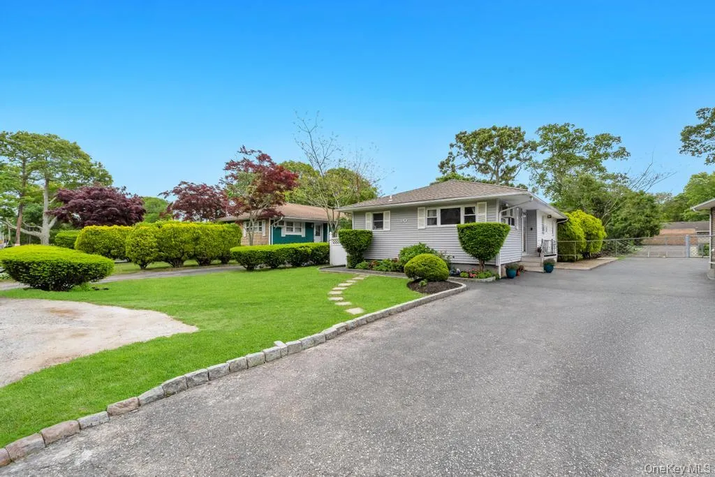 90 Pinewood Drive, Brookhaven, NY, 3 Bedrooms Bedrooms, 6 Rooms Rooms,1 BathroomBathrooms,Residential,For Rent,Pinewood,0,1017294 90 Pinewood Drive, Brookhaven, NY, 3 Bedrooms Bedrooms, 6 Rooms Rooms,1 BathroomBathrooms,Residential,For Rent,Pinewood,0,1017294