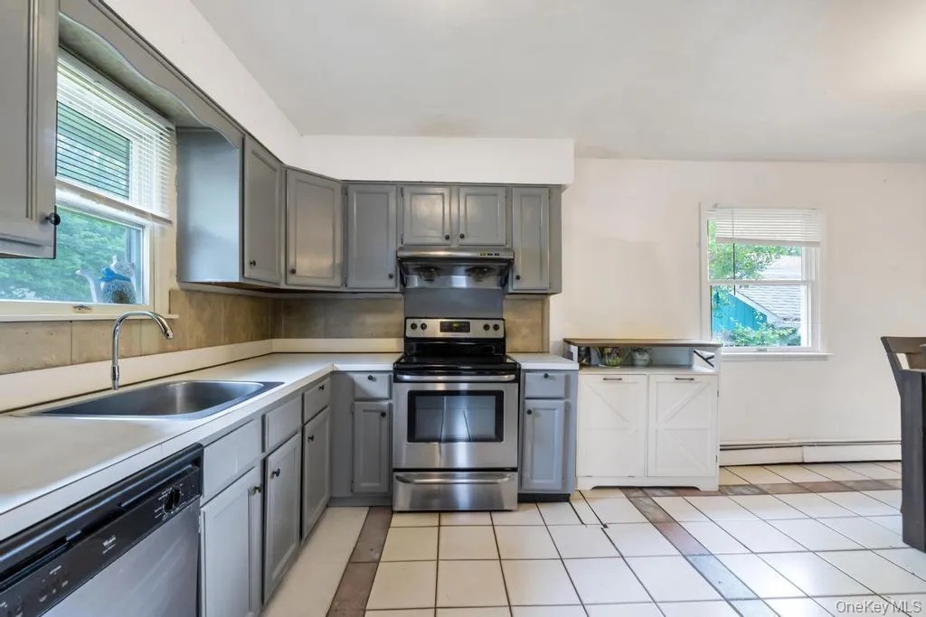 90 Pinewood Drive, Brookhaven, NY, 3 Bedrooms Bedrooms, 6 Rooms Rooms,1 BathroomBathrooms,Residential,For Rent,Pinewood,0,1017294 90 Pinewood Drive, Brookhaven, NY, 3 Bedrooms Bedrooms, 6 Rooms Rooms,1 BathroomBathrooms,Residential,For Rent,Pinewood,0,1017294