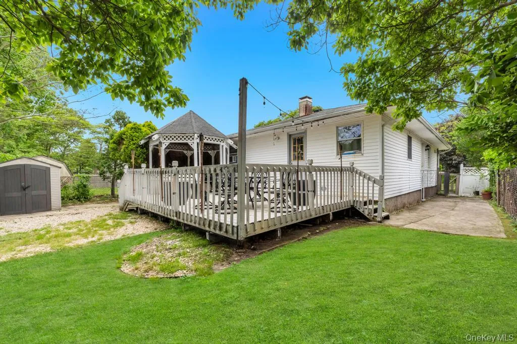 90 Pinewood Drive, Brookhaven, NY, 3 Bedrooms Bedrooms, 6 Rooms Rooms,1 BathroomBathrooms,Residential,For Rent,Pinewood,0,1017294 90 Pinewood Drive, Brookhaven, NY, 3 Bedrooms Bedrooms, 6 Rooms Rooms,1 BathroomBathrooms,Residential,For Rent,Pinewood,0,1017294
