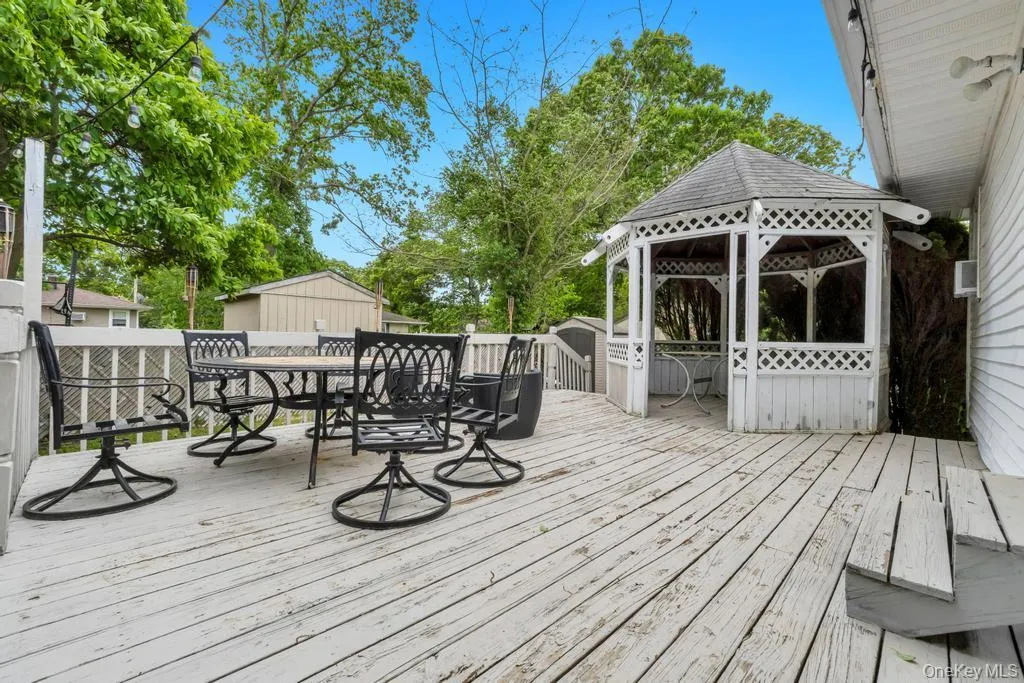 90 Pinewood Drive, Brookhaven, NY, 3 Bedrooms Bedrooms, 6 Rooms Rooms,1 BathroomBathrooms,Residential,For Rent,Pinewood,0,1017294 90 Pinewood Drive, Brookhaven, NY, 3 Bedrooms Bedrooms, 6 Rooms Rooms,1 BathroomBathrooms,Residential,For Rent,Pinewood,0,1017294