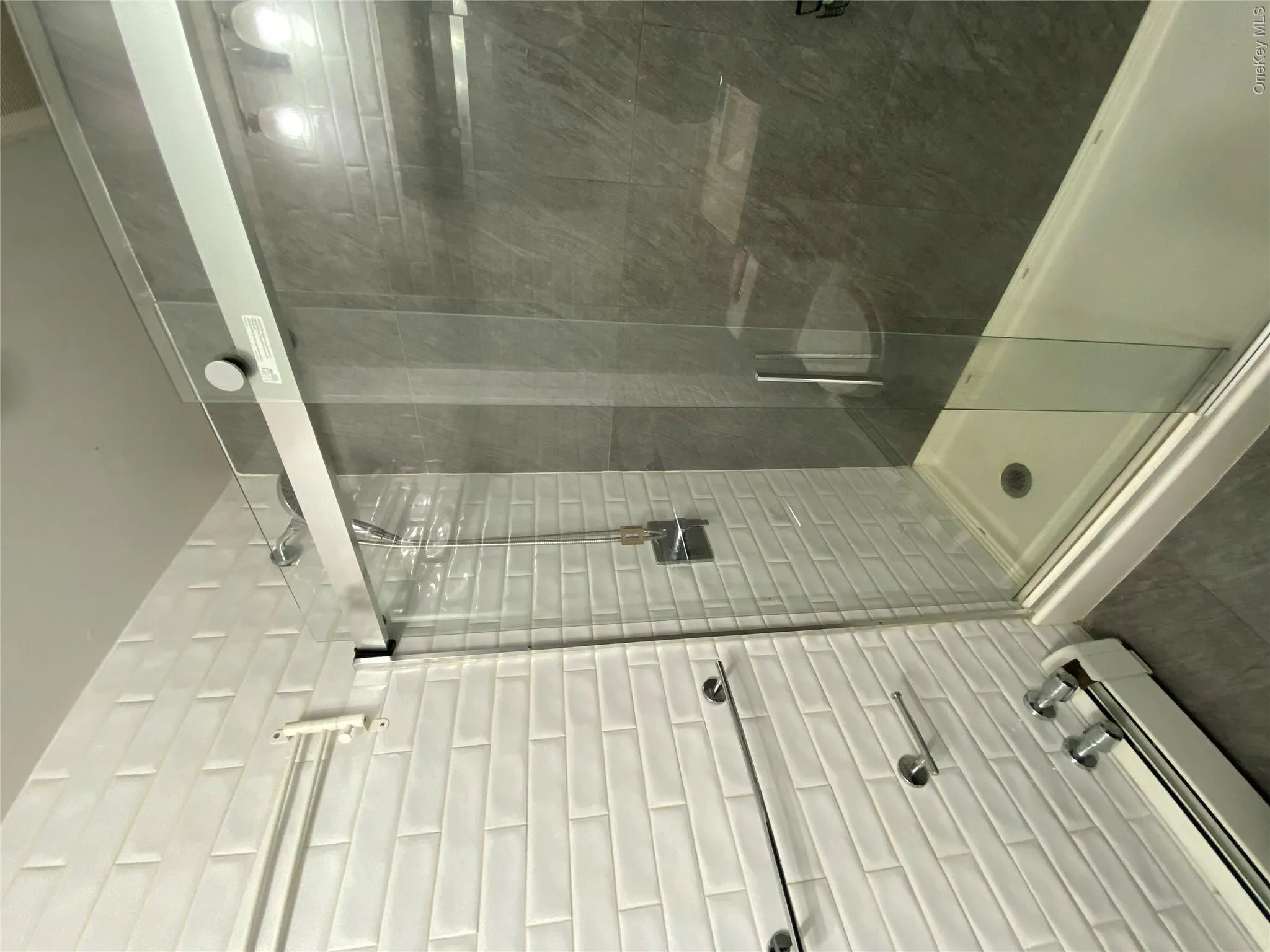 32-28 42nd Street, New York, NY, 1 Bedroom Bedrooms, 3 Rooms Rooms,1 BathroomBathrooms,Residential Lease,For Rent,42nd,0,1017306 32-28 42nd Street, New York, NY, 1 Bedroom Bedrooms, 3 Rooms Rooms,1 BathroomBathrooms,Residential Lease,For Rent,42nd,0,1017306