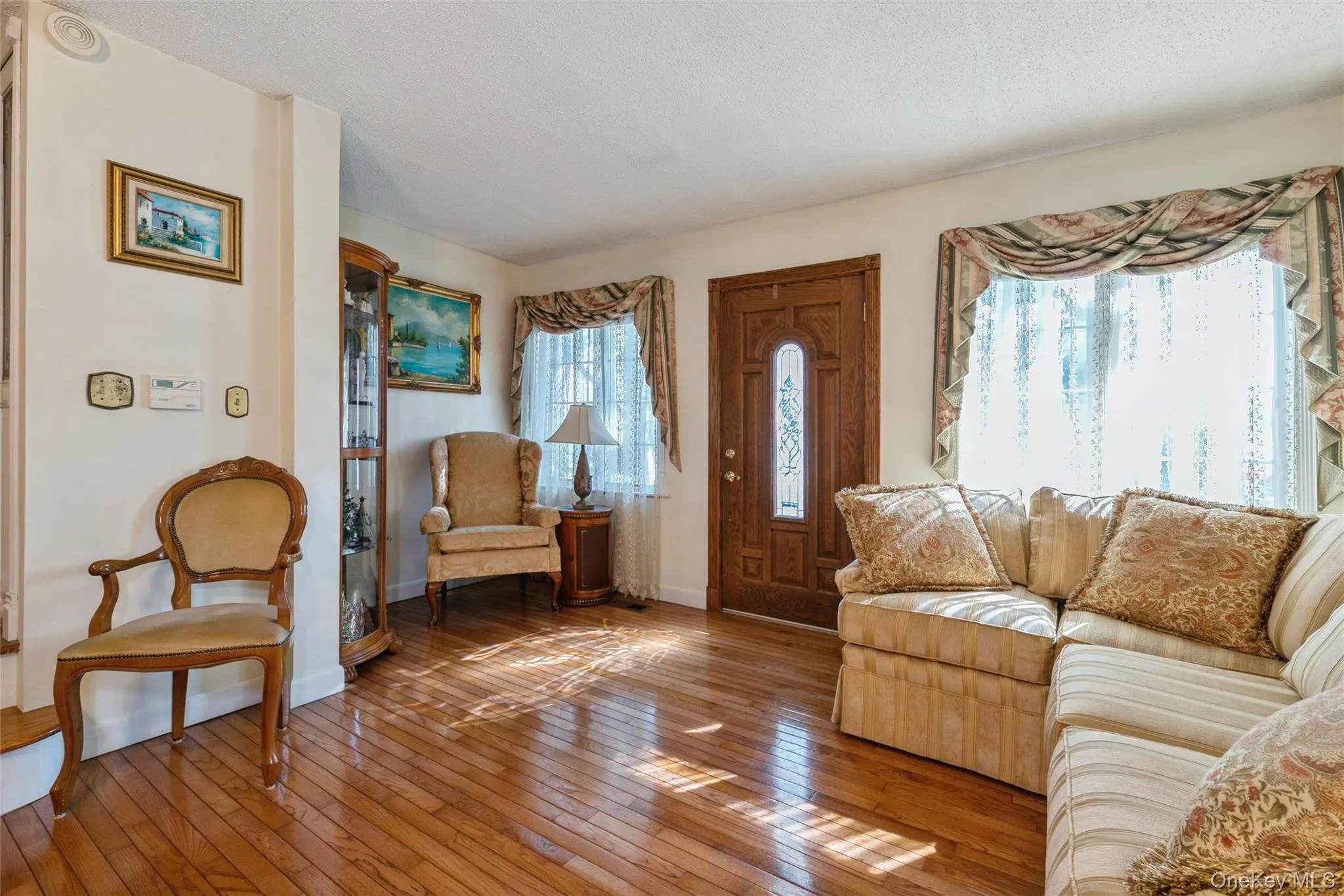16 Devon Street, Hempstead, NY, 3 Bedrooms Bedrooms, 6 Rooms Rooms,1 BathroomBathrooms,Residential,For Rent,Devon,0,1017315 16 Devon Street, Hempstead, NY, 3 Bedrooms Bedrooms, 6 Rooms Rooms,1 BathroomBathrooms,Residential,For Rent,Devon,0,1017315