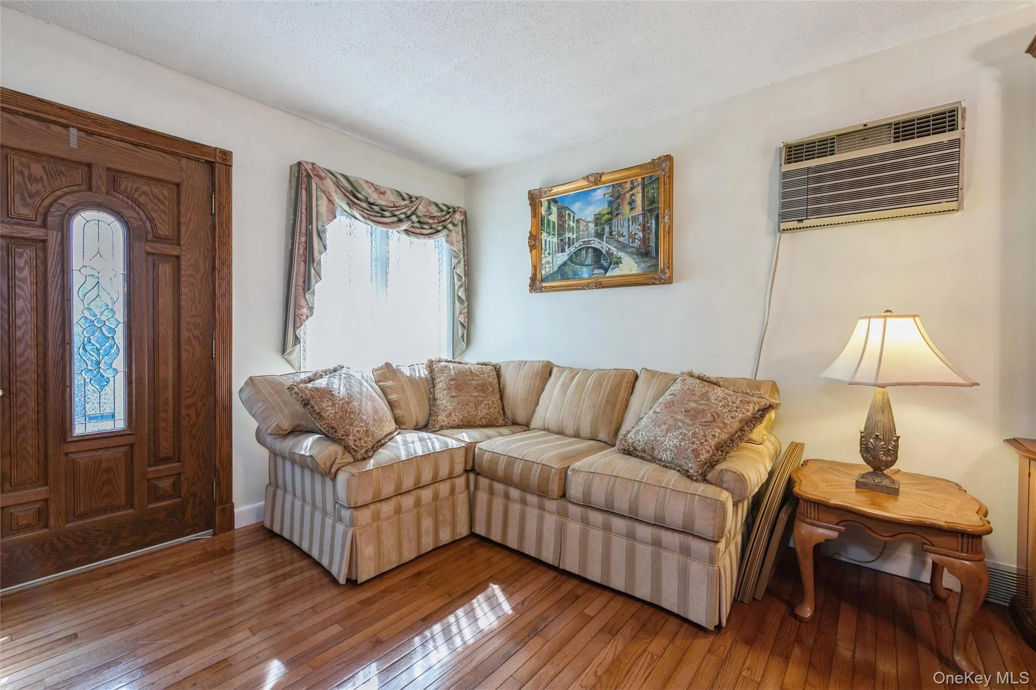 16 Devon Street, Hempstead, NY, 3 Bedrooms Bedrooms, 6 Rooms Rooms,1 BathroomBathrooms,Residential,For Rent,Devon,0,1017315 16 Devon Street, Hempstead, NY, 3 Bedrooms Bedrooms, 6 Rooms Rooms,1 BathroomBathrooms,Residential,For Rent,Devon,0,1017315