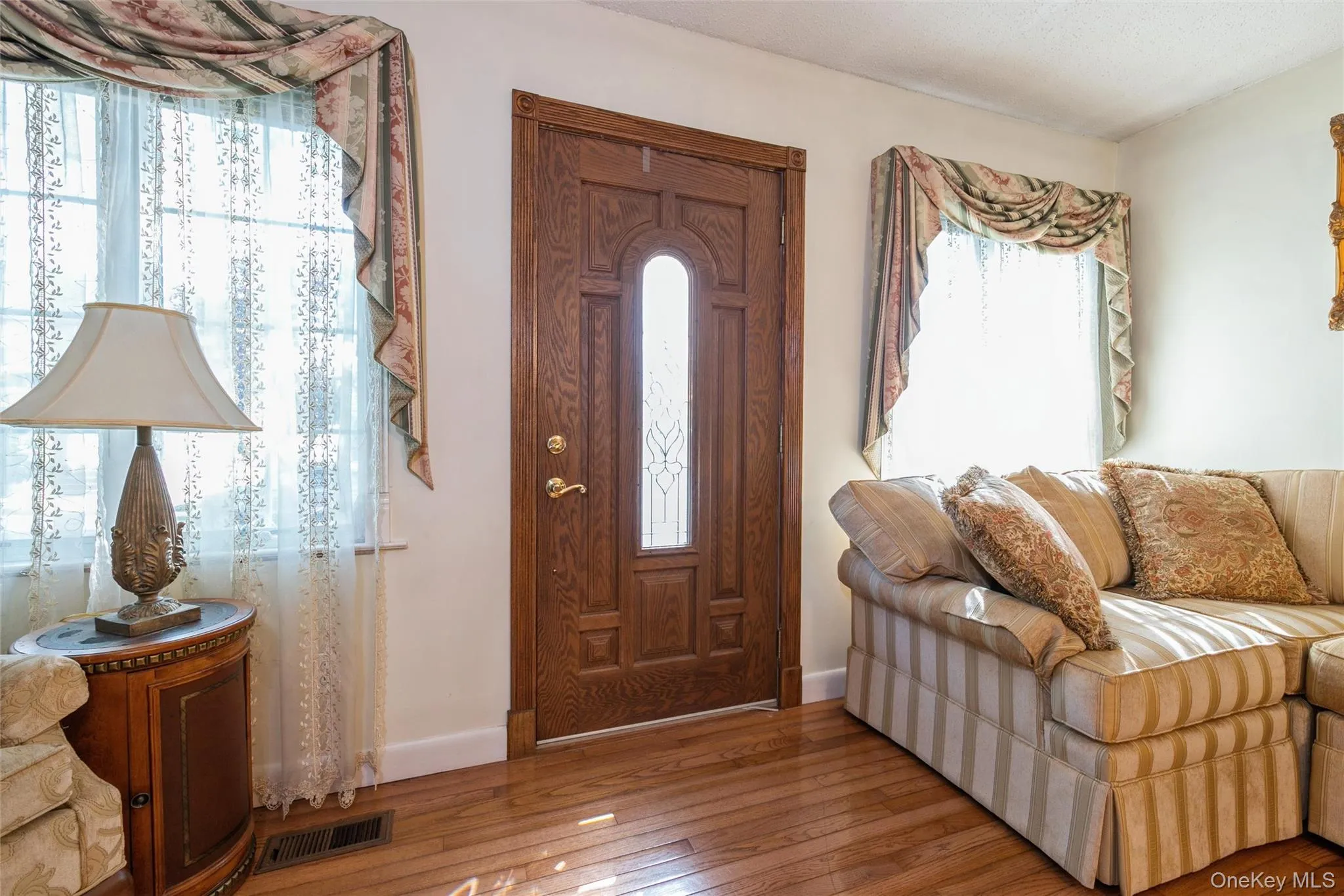 16 Devon Street, Hempstead, NY, 3 Bedrooms Bedrooms, 6 Rooms Rooms,1 BathroomBathrooms,Residential,For Rent,Devon,0,1017315 16 Devon Street, Hempstead, NY, 3 Bedrooms Bedrooms, 6 Rooms Rooms,1 BathroomBathrooms,Residential,For Rent,Devon,0,1017315