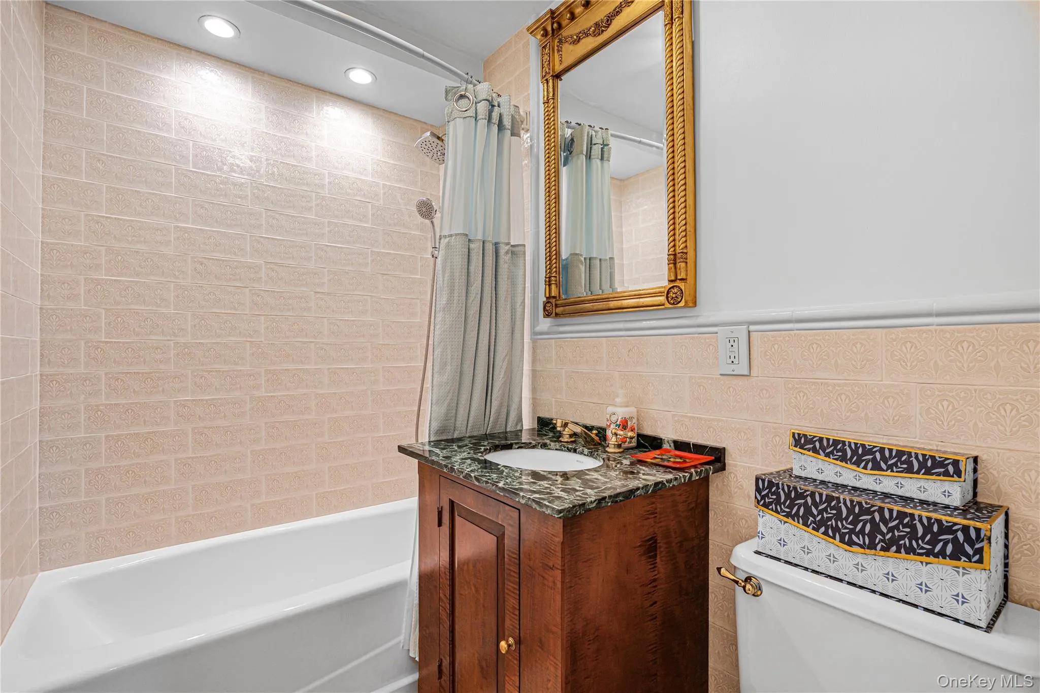 175 Maple Avenue, North Hempstead, NY, 2 Bedrooms Bedrooms, 4 Rooms Rooms,2 BathroomsBathrooms,Residential,For Rent,Maple,0,KEY1017320 175 Maple Avenue, North Hempstead, NY, 2 Bedrooms Bedrooms, 4 Rooms Rooms,2 BathroomsBathrooms,Residential,For Rent,Maple,0,KEY1017320