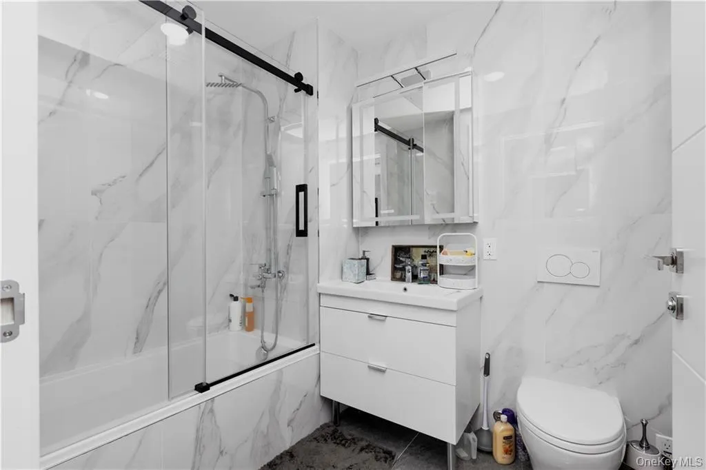 15 End Avenue, New York, NY, 2 Bedrooms Bedrooms, 4 Rooms Rooms,2 BathroomsBathrooms,Residential,For Rent,End,0,1017326 15 End Avenue, New York, NY, 2 Bedrooms Bedrooms, 4 Rooms Rooms,2 BathroomsBathrooms,Residential,For Rent,End,0,1017326