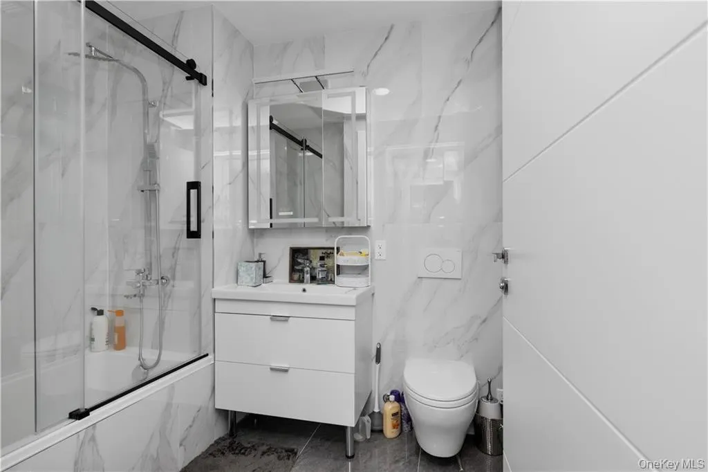 15 End Avenue, New York, NY, 2 Bedrooms Bedrooms, 4 Rooms Rooms,2 BathroomsBathrooms,Residential,For Rent,End,0,1017326 15 End Avenue, New York, NY, 2 Bedrooms Bedrooms, 4 Rooms Rooms,2 BathroomsBathrooms,Residential,For Rent,End,0,1017326