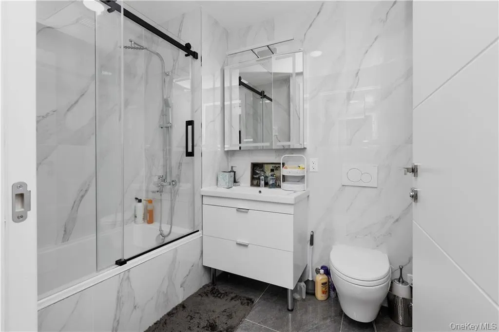 15 End Avenue, New York, NY, 2 Bedrooms Bedrooms, 4 Rooms Rooms,2 BathroomsBathrooms,Residential,For Rent,End,0,1017326 15 End Avenue, New York, NY, 2 Bedrooms Bedrooms, 4 Rooms Rooms,2 BathroomsBathrooms,Residential,For Rent,End,0,1017326