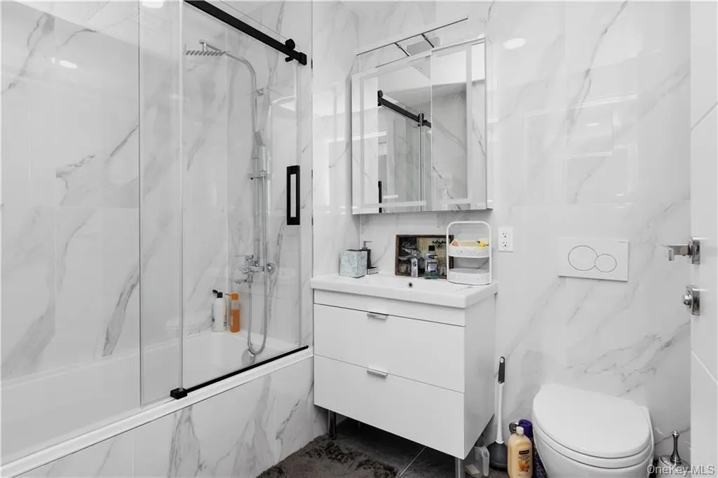 15 End Avenue, New York, NY, 2 Bedrooms Bedrooms, 4 Rooms Rooms,2 BathroomsBathrooms,Residential,For Rent,End,0,1017326 15 End Avenue, New York, NY, 2 Bedrooms Bedrooms, 4 Rooms Rooms,2 BathroomsBathrooms,Residential,For Rent,End,0,1017326