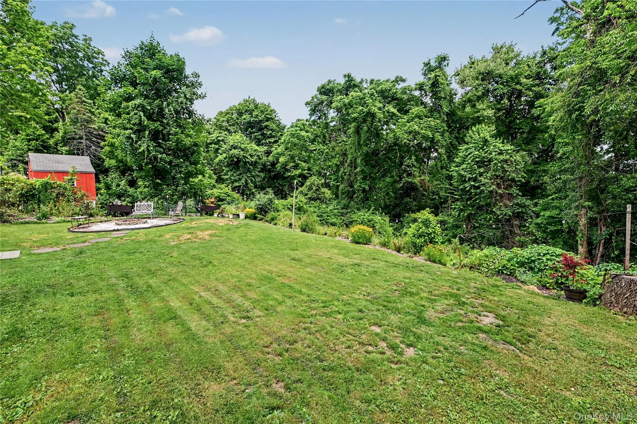 Lush tree views and privacy. Lush tree views and privacy.
