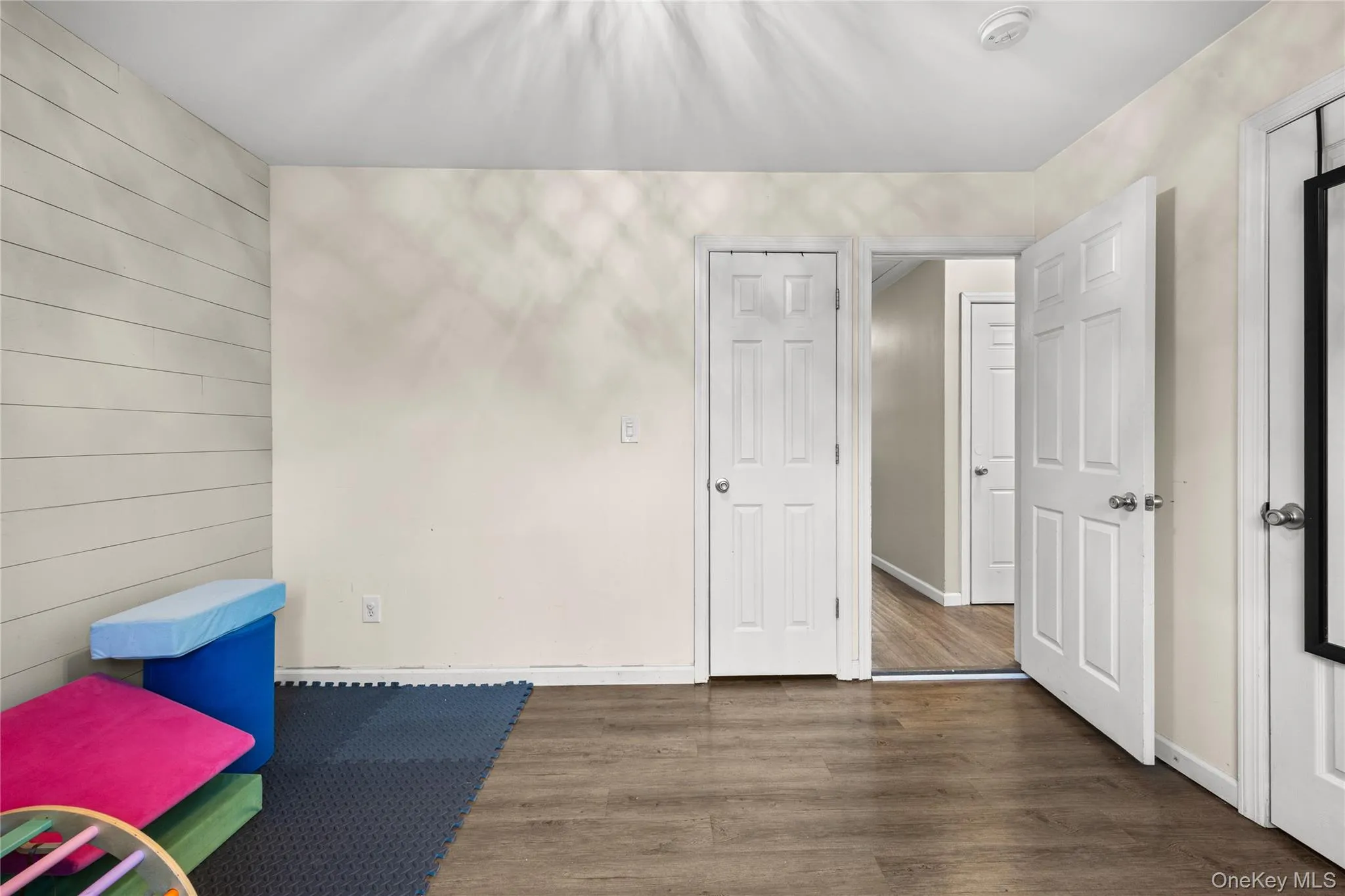 30 Elm Street, Oyster Bay, NY, 3 Bedrooms Bedrooms, 5 Rooms Rooms,1 BathroomBathrooms,Residential,For Rent,Elm,0,1017331 30 Elm Street, Oyster Bay, NY, 3 Bedrooms Bedrooms, 5 Rooms Rooms,1 BathroomBathrooms,Residential,For Rent,Elm,0,1017331
