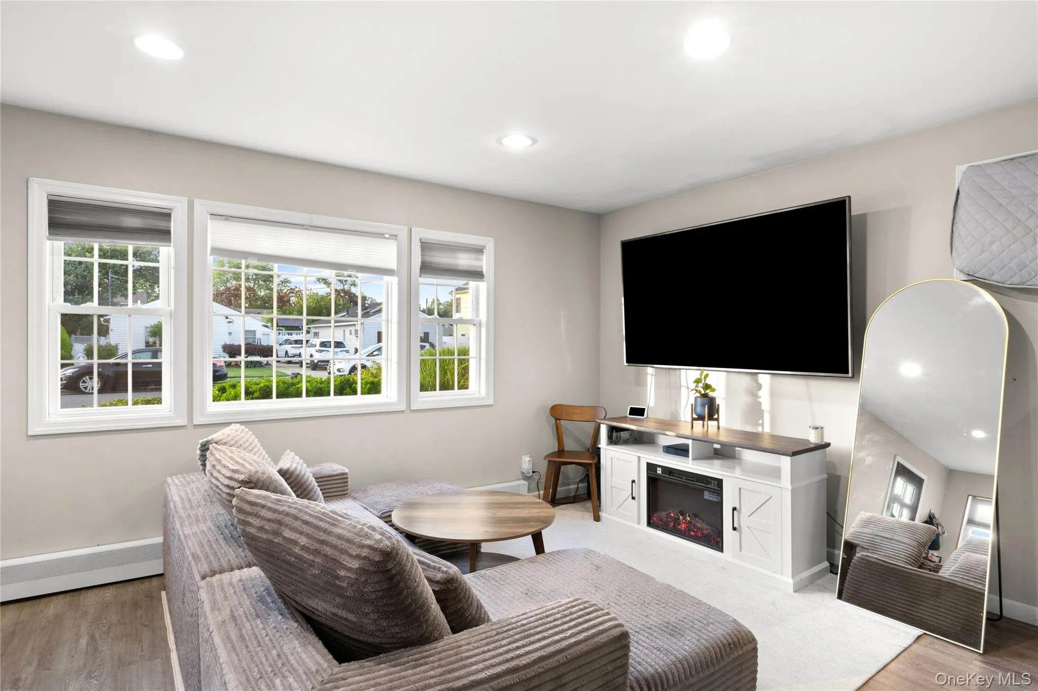 30 Elm Street, Oyster Bay, NY, 3 Bedrooms Bedrooms, 5 Rooms Rooms,1 BathroomBathrooms,Residential,For Rent,Elm,0,1017331 30 Elm Street, Oyster Bay, NY, 3 Bedrooms Bedrooms, 5 Rooms Rooms,1 BathroomBathrooms,Residential,For Rent,Elm,0,1017331