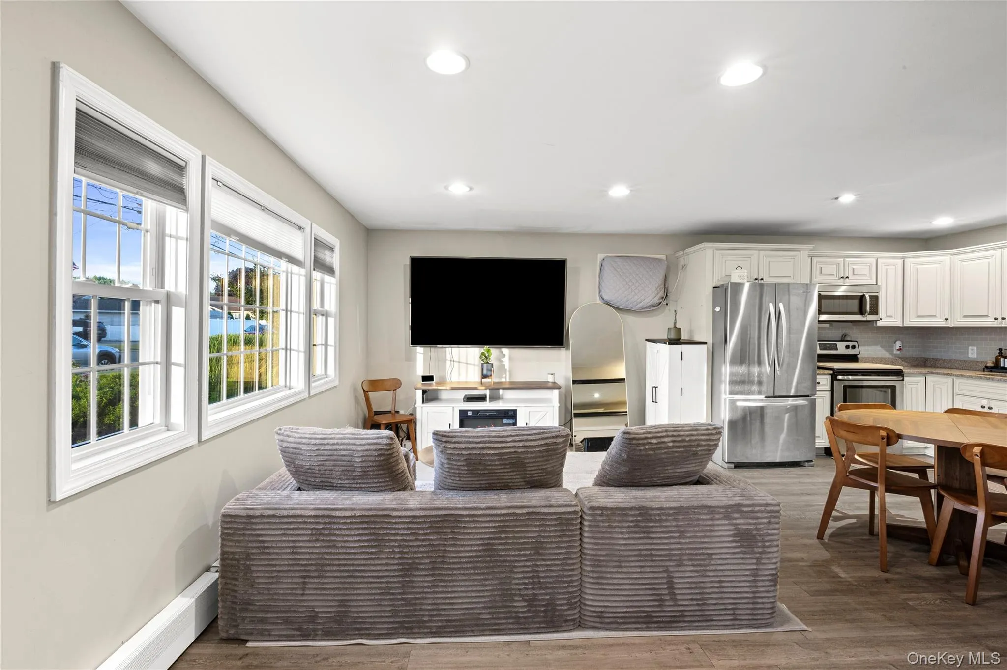 30 Elm Street, Oyster Bay, NY, 3 Bedrooms Bedrooms, 5 Rooms Rooms,1 BathroomBathrooms,Residential,For Rent,Elm,0,1017331 30 Elm Street, Oyster Bay, NY, 3 Bedrooms Bedrooms, 5 Rooms Rooms,1 BathroomBathrooms,Residential,For Rent,Elm,0,1017331