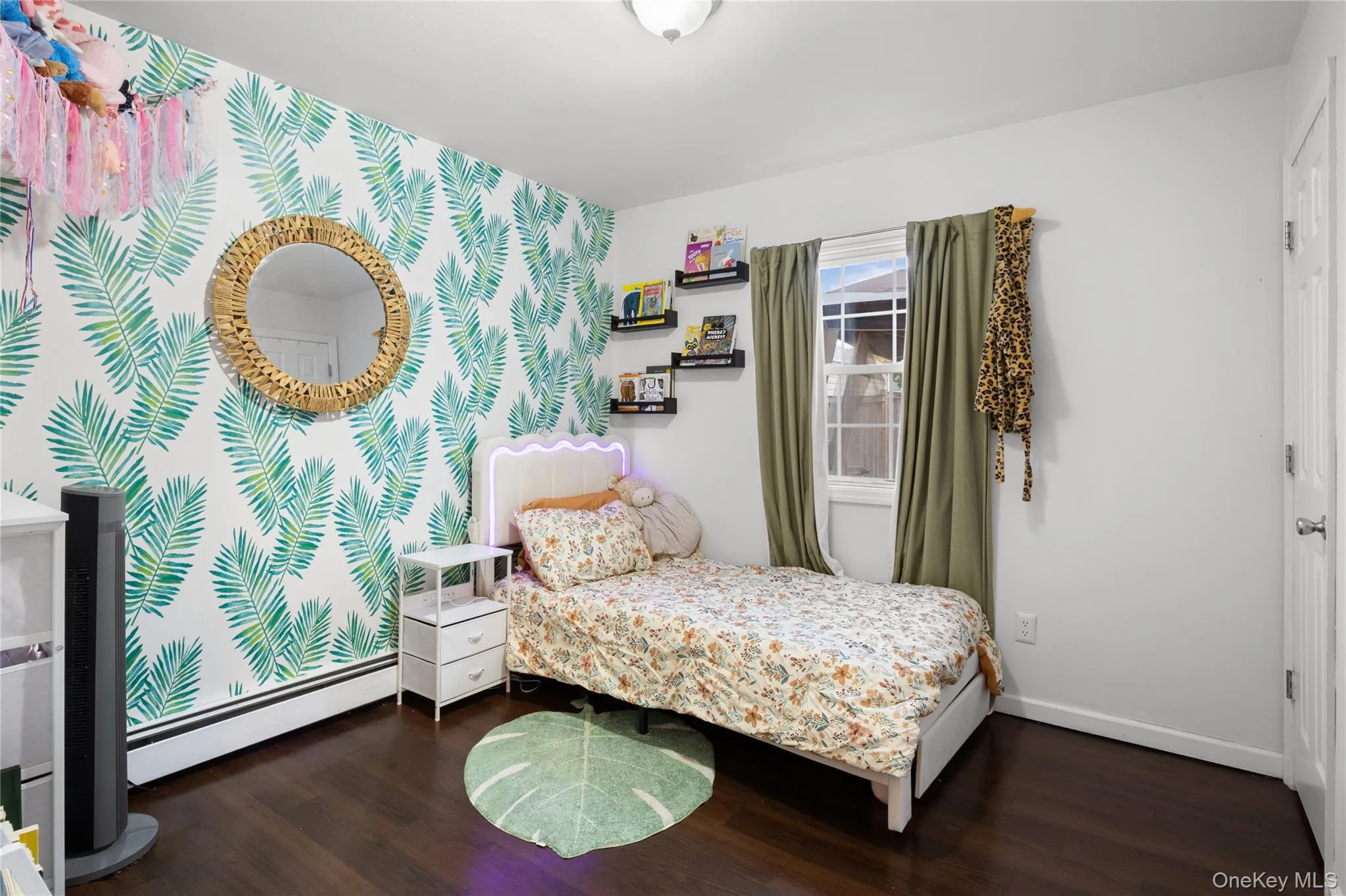 30 Elm Street, Oyster Bay, NY, 3 Bedrooms Bedrooms, 5 Rooms Rooms,1 BathroomBathrooms,Residential,For Rent,Elm,0,1017331 30 Elm Street, Oyster Bay, NY, 3 Bedrooms Bedrooms, 5 Rooms Rooms,1 BathroomBathrooms,Residential,For Rent,Elm,0,1017331