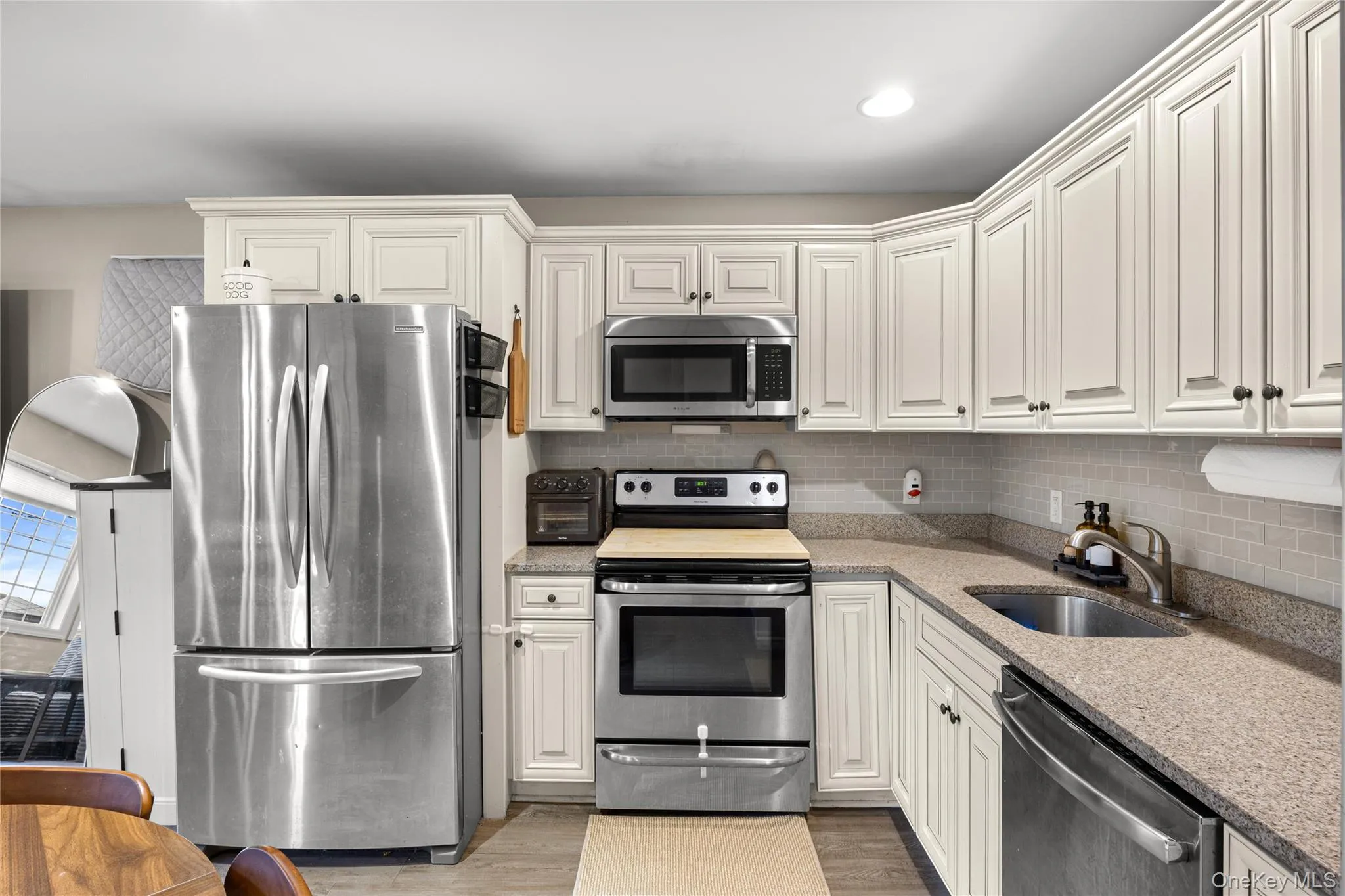 30 Elm Street, Oyster Bay, NY, 3 Bedrooms Bedrooms, 5 Rooms Rooms,1 BathroomBathrooms,Residential,For Rent,Elm,0,1017331 30 Elm Street, Oyster Bay, NY, 3 Bedrooms Bedrooms, 5 Rooms Rooms,1 BathroomBathrooms,Residential,For Rent,Elm,0,1017331