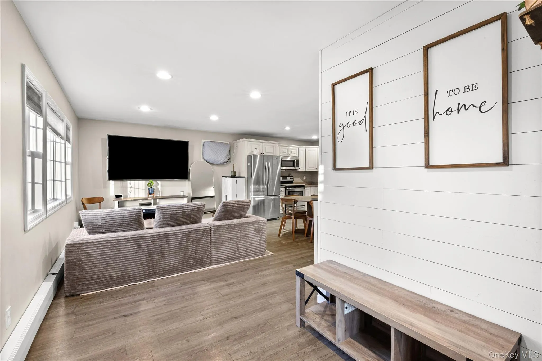 30 Elm Street, Oyster Bay, NY, 3 Bedrooms Bedrooms, 5 Rooms Rooms,1 BathroomBathrooms,Residential,For Rent,Elm,0,1017331 30 Elm Street, Oyster Bay, NY, 3 Bedrooms Bedrooms, 5 Rooms Rooms,1 BathroomBathrooms,Residential,For Rent,Elm,0,1017331