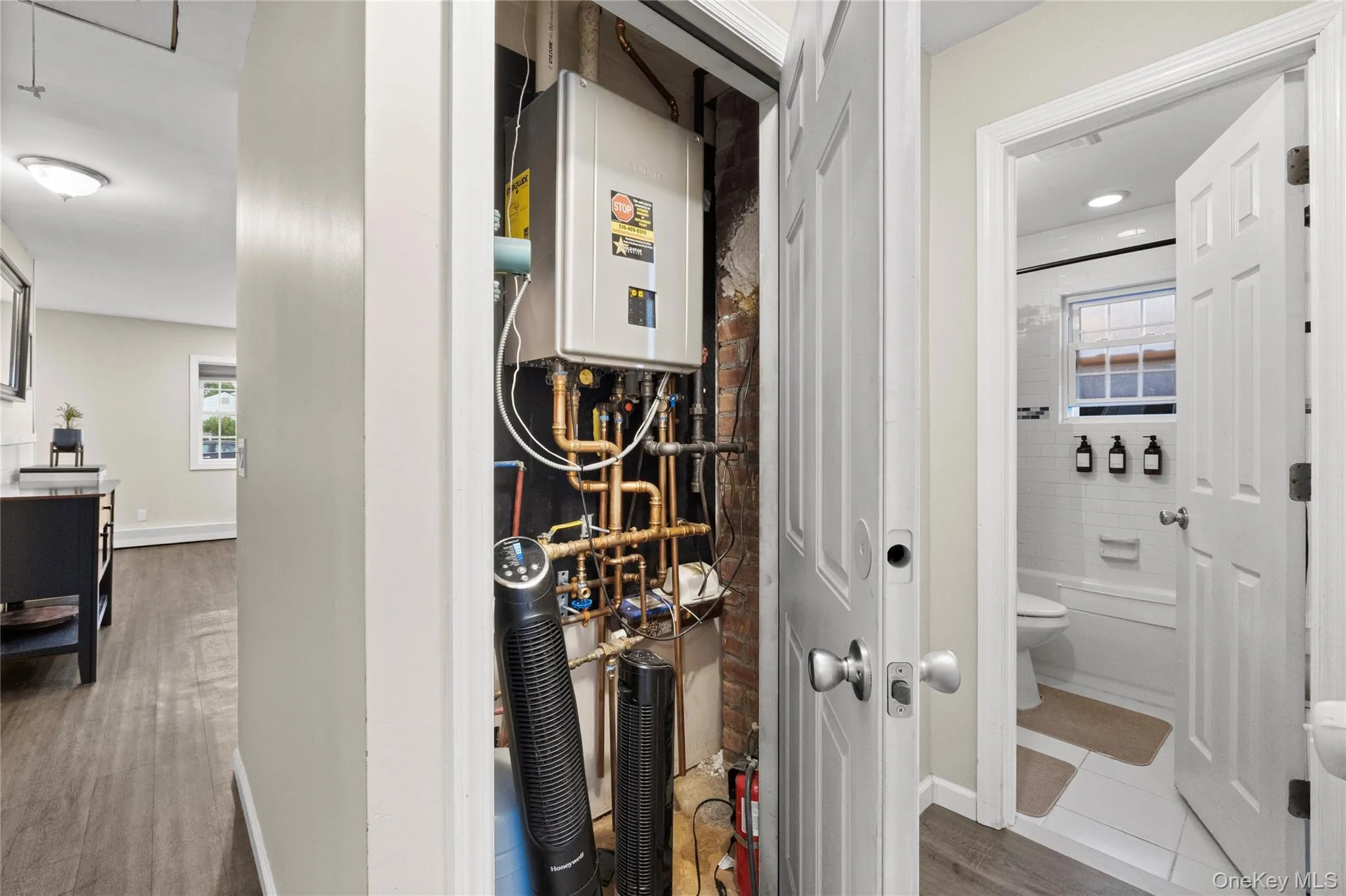 30 Elm Street, Oyster Bay, NY, 3 Bedrooms Bedrooms, 5 Rooms Rooms,1 BathroomBathrooms,Residential,For Rent,Elm,0,1017331 30 Elm Street, Oyster Bay, NY, 3 Bedrooms Bedrooms, 5 Rooms Rooms,1 BathroomBathrooms,Residential,For Rent,Elm,0,1017331