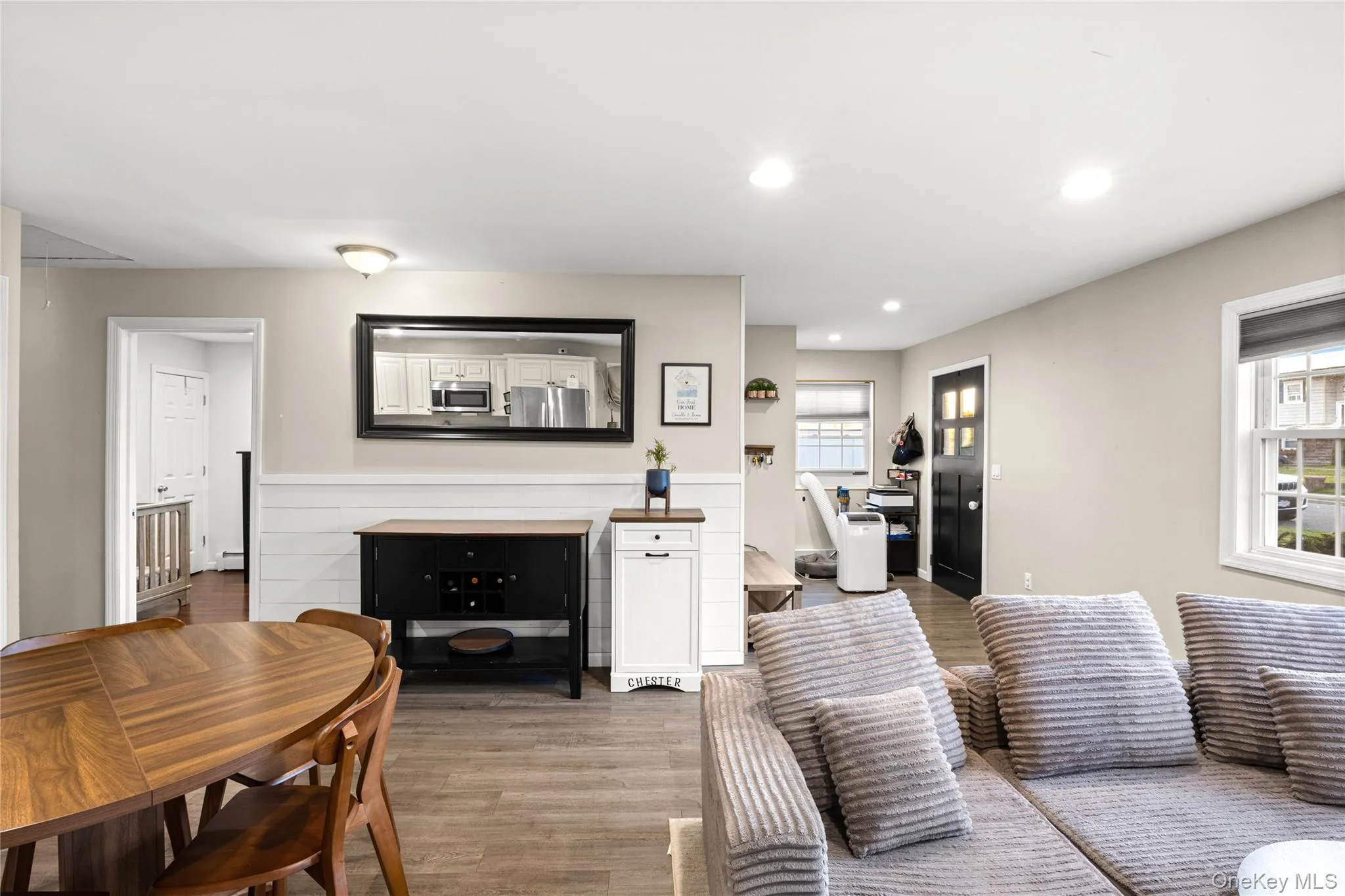 30 Elm Street, Oyster Bay, NY, 3 Bedrooms Bedrooms, 5 Rooms Rooms,1 BathroomBathrooms,Residential,For Rent,Elm,0,1017331 30 Elm Street, Oyster Bay, NY, 3 Bedrooms Bedrooms, 5 Rooms Rooms,1 BathroomBathrooms,Residential,For Rent,Elm,0,1017331