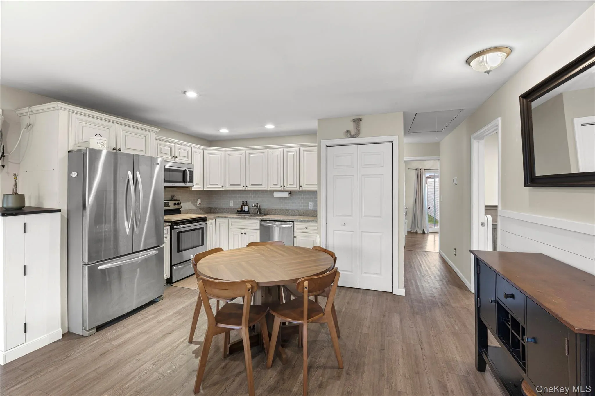 30 Elm Street, Oyster Bay, NY, 3 Bedrooms Bedrooms, 5 Rooms Rooms,1 BathroomBathrooms,Residential,For Rent,Elm,0,1017331 30 Elm Street, Oyster Bay, NY, 3 Bedrooms Bedrooms, 5 Rooms Rooms,1 BathroomBathrooms,Residential,For Rent,Elm,0,1017331