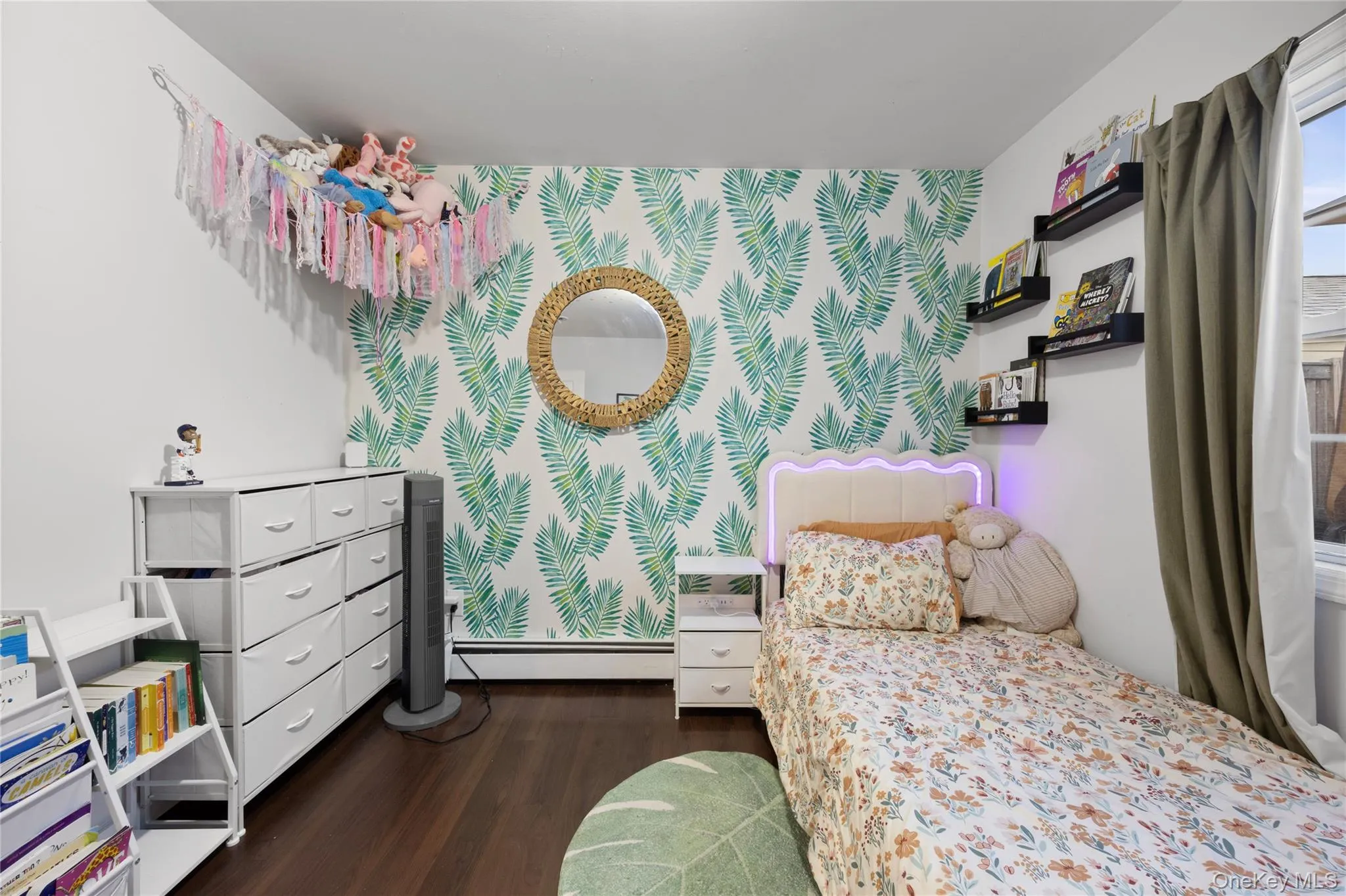 30 Elm Street, Oyster Bay, NY, 3 Bedrooms Bedrooms, 5 Rooms Rooms,1 BathroomBathrooms,Residential,For Rent,Elm,0,1017331 30 Elm Street, Oyster Bay, NY, 3 Bedrooms Bedrooms, 5 Rooms Rooms,1 BathroomBathrooms,Residential,For Rent,Elm,0,1017331