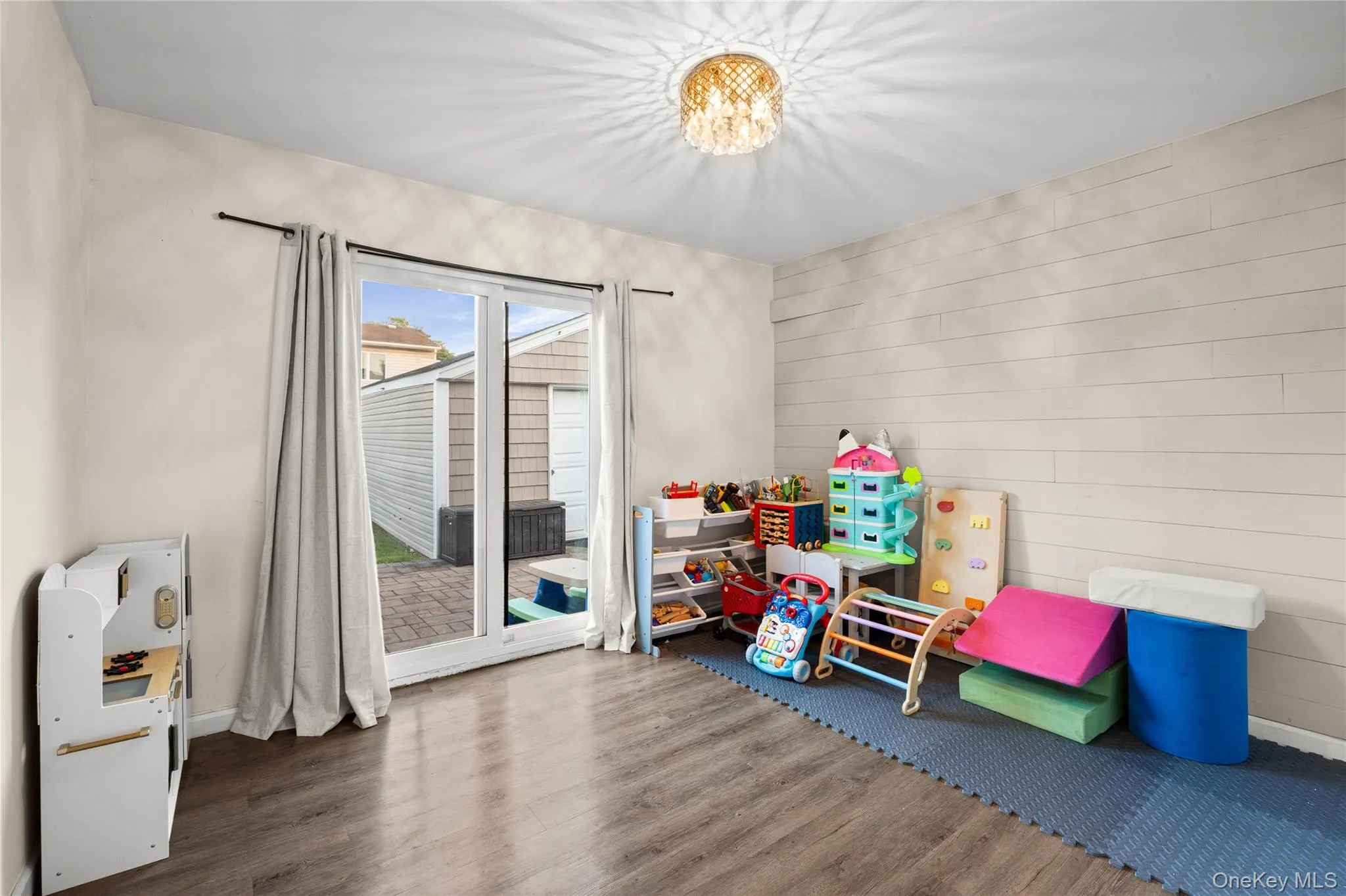 30 Elm Street, Oyster Bay, NY, 3 Bedrooms Bedrooms, 5 Rooms Rooms,1 BathroomBathrooms,Residential,For Rent,Elm,0,1017331 30 Elm Street, Oyster Bay, NY, 3 Bedrooms Bedrooms, 5 Rooms Rooms,1 BathroomBathrooms,Residential,For Rent,Elm,0,1017331