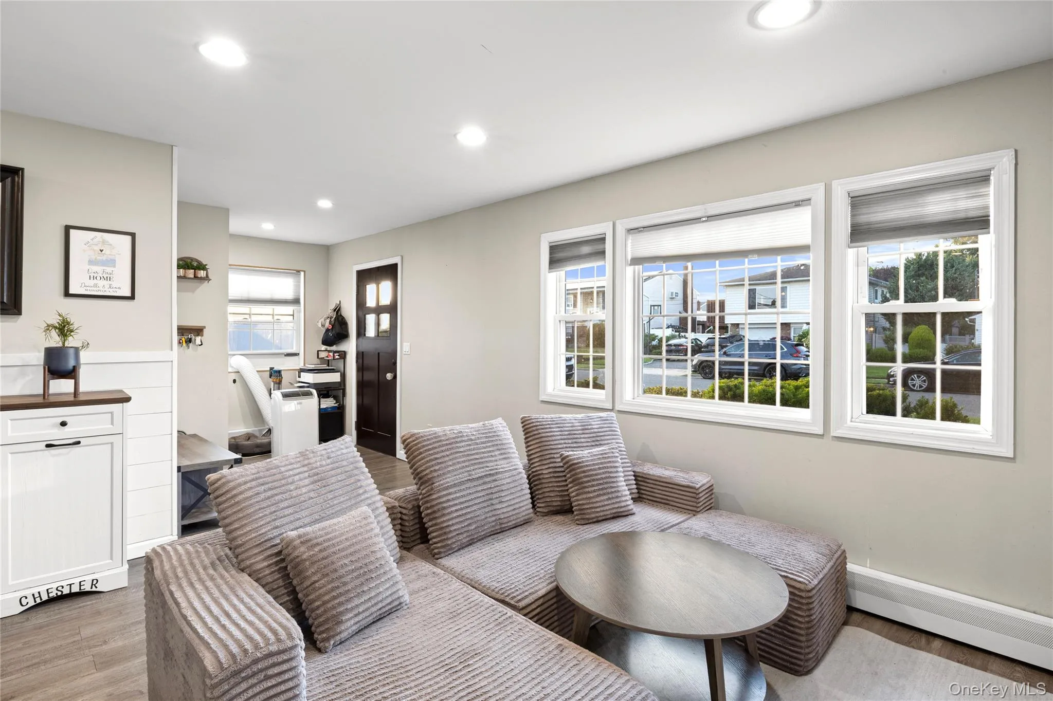 30 Elm Street, Oyster Bay, NY, 3 Bedrooms Bedrooms, 5 Rooms Rooms,1 BathroomBathrooms,Residential,For Rent,Elm,0,1017331 30 Elm Street, Oyster Bay, NY, 3 Bedrooms Bedrooms, 5 Rooms Rooms,1 BathroomBathrooms,Residential,For Rent,Elm,0,1017331