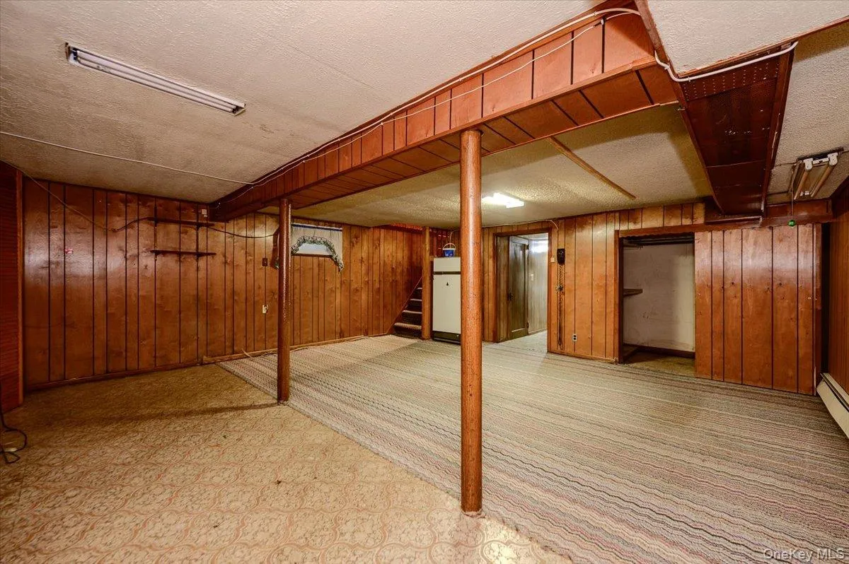 4634 Iris Lane, North Hempstead, NY, 3 Bedrooms Bedrooms, 7 Rooms Rooms,1 BathroomBathrooms,Residential,For Rent,Iris,0,1017337 4634 Iris Lane, North Hempstead, NY, 3 Bedrooms Bedrooms, 7 Rooms Rooms,1 BathroomBathrooms,Residential,For Rent,Iris,0,1017337