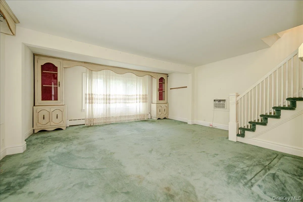 4634 Iris Lane, North Hempstead, NY, 3 Bedrooms Bedrooms, 7 Rooms Rooms,1 BathroomBathrooms,Residential,For Rent,Iris,0,1017337 4634 Iris Lane, North Hempstead, NY, 3 Bedrooms Bedrooms, 7 Rooms Rooms,1 BathroomBathrooms,Residential,For Rent,Iris,0,1017337