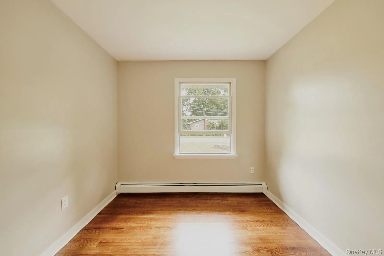 5 Orchard Street, Rhinebeck, NY, 3 Bedrooms Bedrooms, 6 Rooms Rooms,1 BathroomBathrooms,Residential,For Rent,Orchard,0,1017343 5 Orchard Street, Rhinebeck, NY, 3 Bedrooms Bedrooms, 6 Rooms Rooms,1 BathroomBathrooms,Residential,For Rent,Orchard,0,1017343