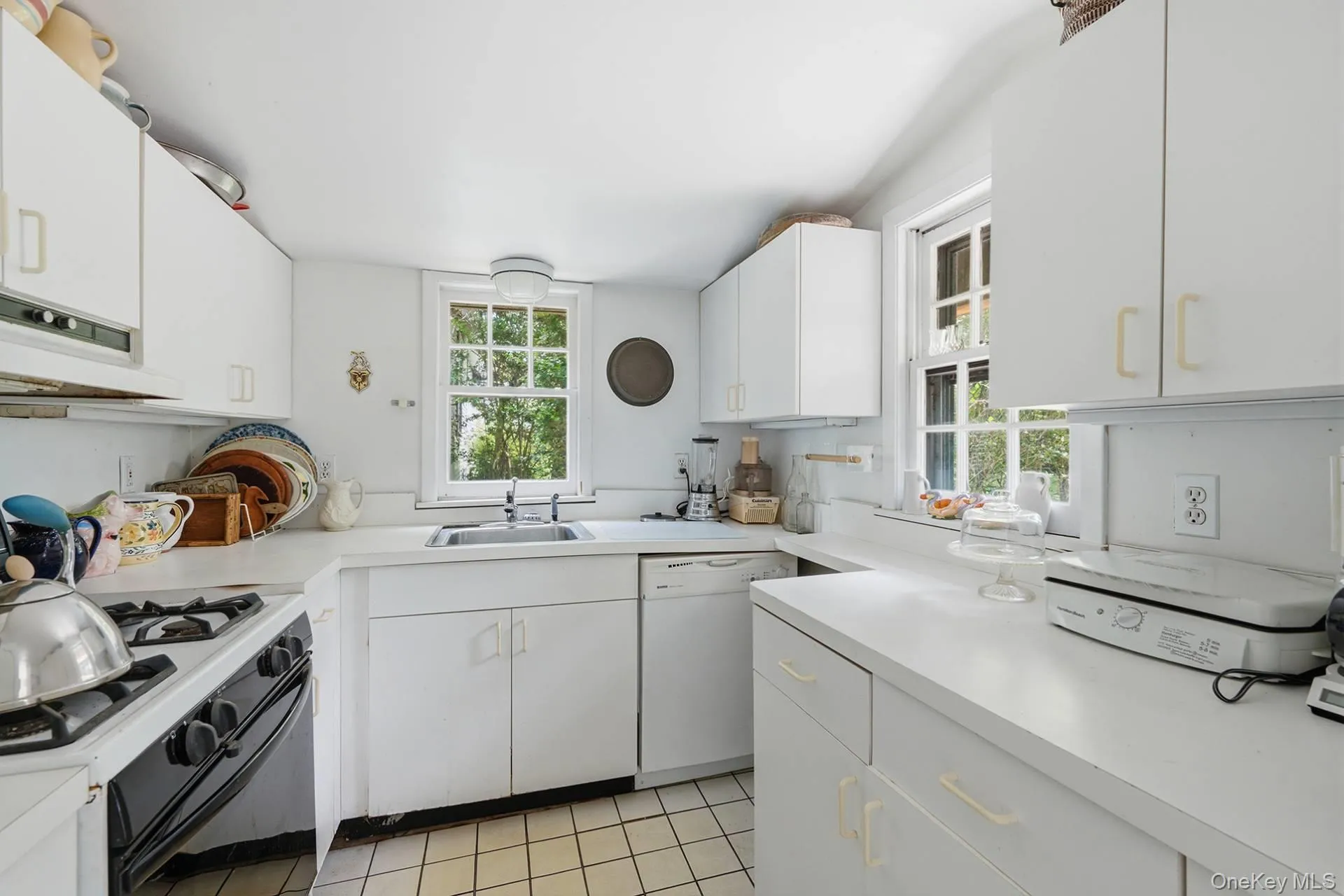 30 Edgemere Drive, Southampton, NY, 3 Bedrooms Bedrooms, 5 Rooms Rooms,2 BathroomsBathrooms,Residential,For Rent,Edgemere,0,1017347 30 Edgemere Drive, Southampton, NY, 3 Bedrooms Bedrooms, 5 Rooms Rooms,2 BathroomsBathrooms,Residential,For Rent,Edgemere,0,1017347