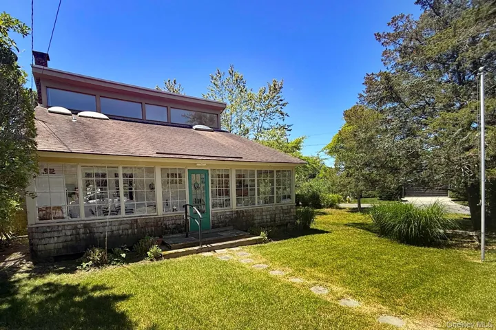 30 Edgemere Drive, Southampton, New York 11968