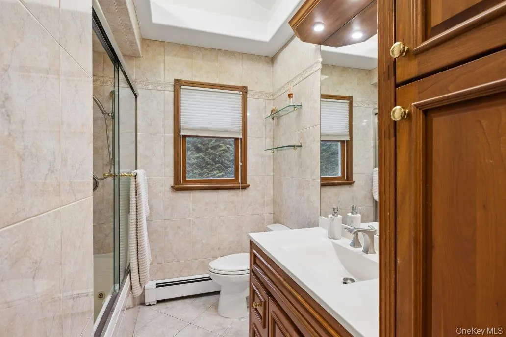 21 Fairoaks Lane, Smithtown, NY, 6 Bedrooms Bedrooms, 10 Rooms Rooms,2 BathroomsBathrooms,Residential,For Rent,Fairoaks,0,KEY1017356 21 Fairoaks Lane, Smithtown, NY, 6 Bedrooms Bedrooms, 10 Rooms Rooms,2 BathroomsBathrooms,Residential,For Rent,Fairoaks,0,KEY1017356