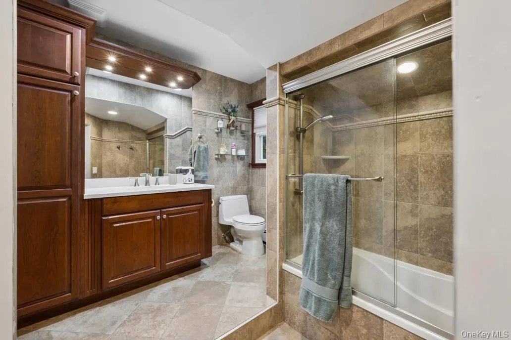 21 Fairoaks Lane, Smithtown, NY, 6 Bedrooms Bedrooms, 10 Rooms Rooms,2 BathroomsBathrooms,Residential,For Rent,Fairoaks,0,KEY1017356 21 Fairoaks Lane, Smithtown, NY, 6 Bedrooms Bedrooms, 10 Rooms Rooms,2 BathroomsBathrooms,Residential,For Rent,Fairoaks,0,KEY1017356